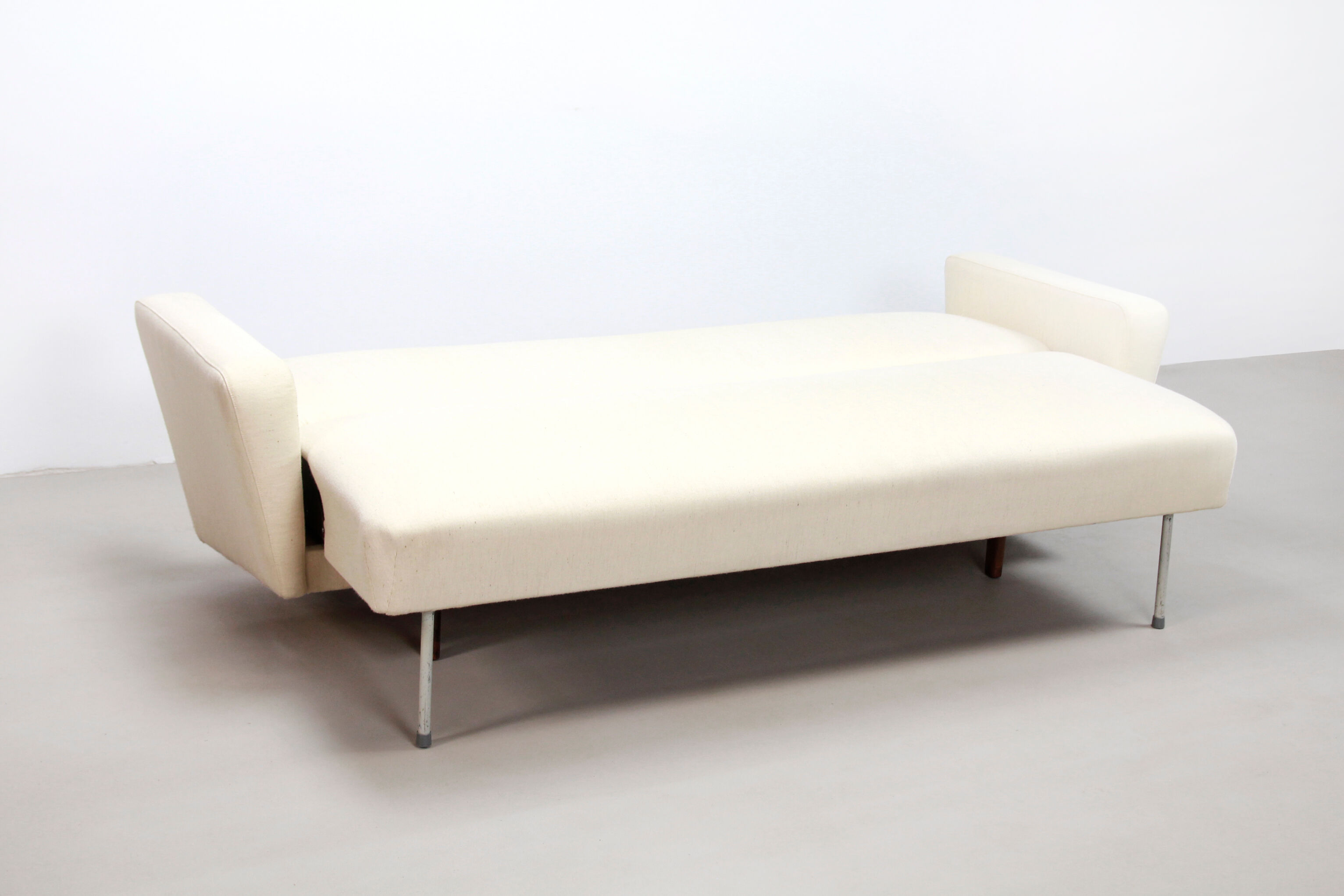 Vintage white Danish design sofa bed