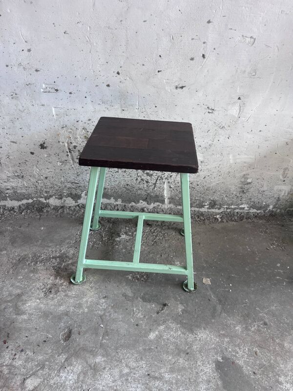 Bancs et tabourets industriels vintage, lot de 9, années 1950–1960