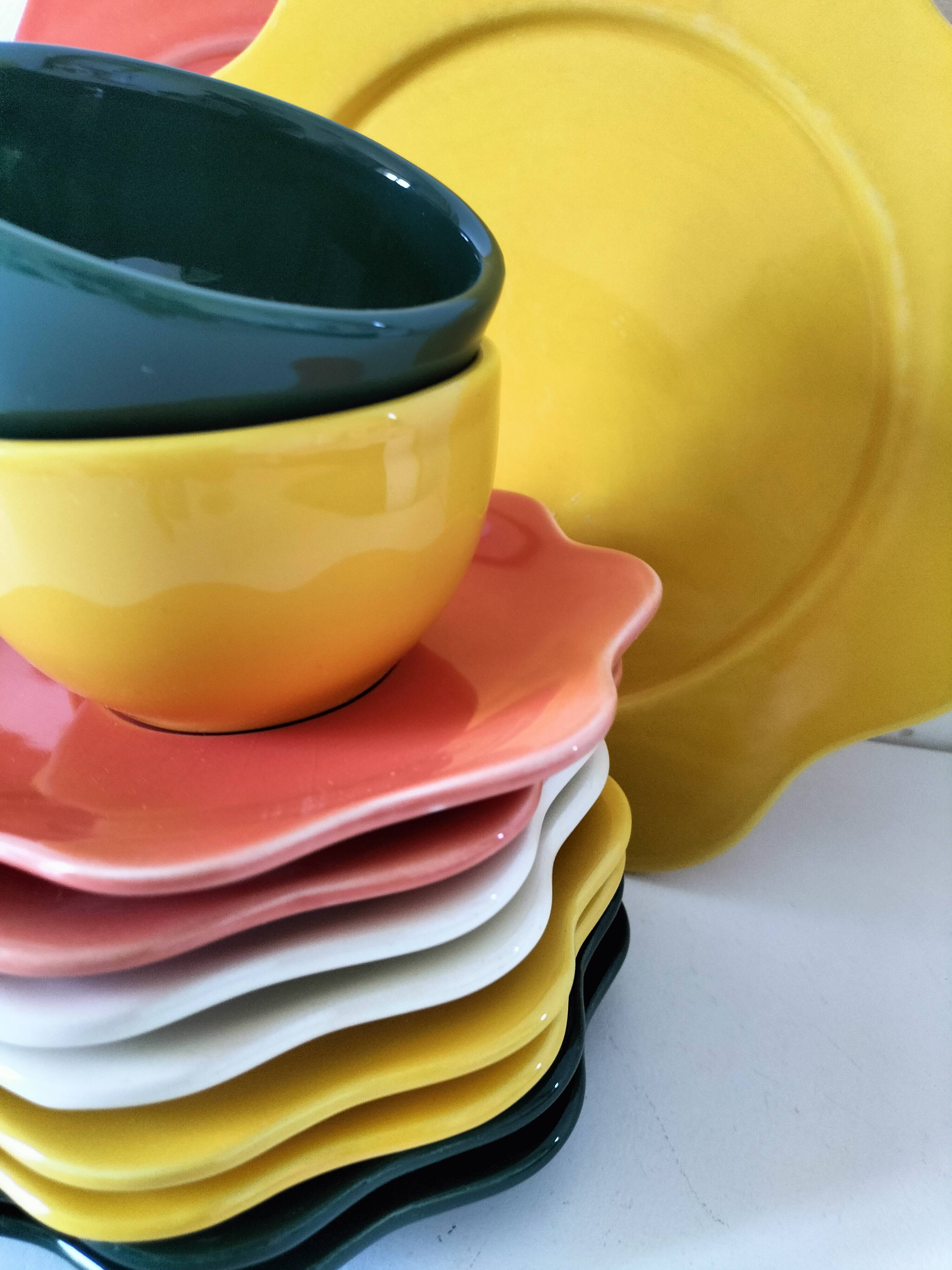 Ensemble de 12 pièces en céramique émaillée forme fleur