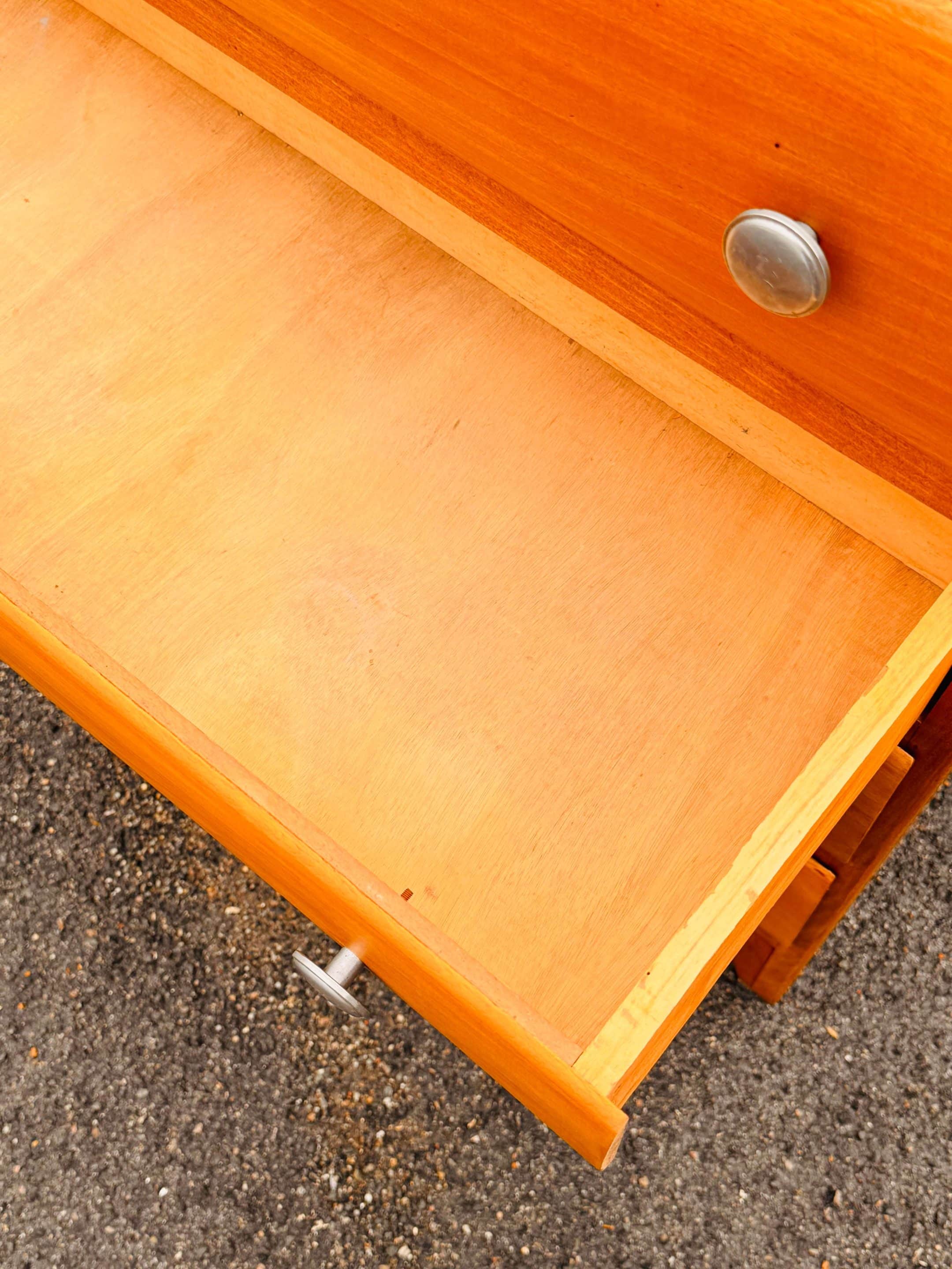 Vintage 4-drawer chest of drawers in waxed wood