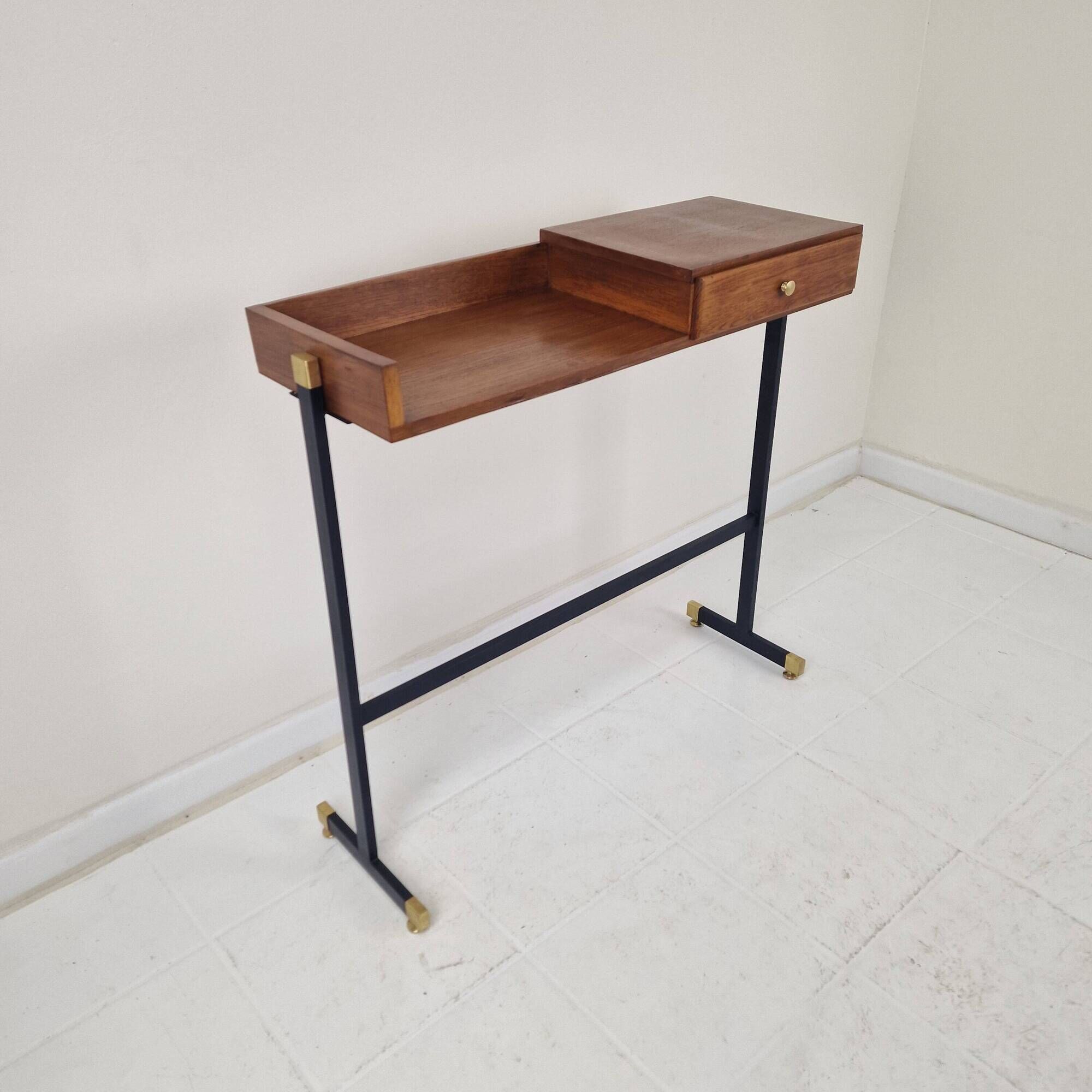 Table console / coiffeuse italienne du milieu du siècle avec des éléments en laiton, années 1950.
