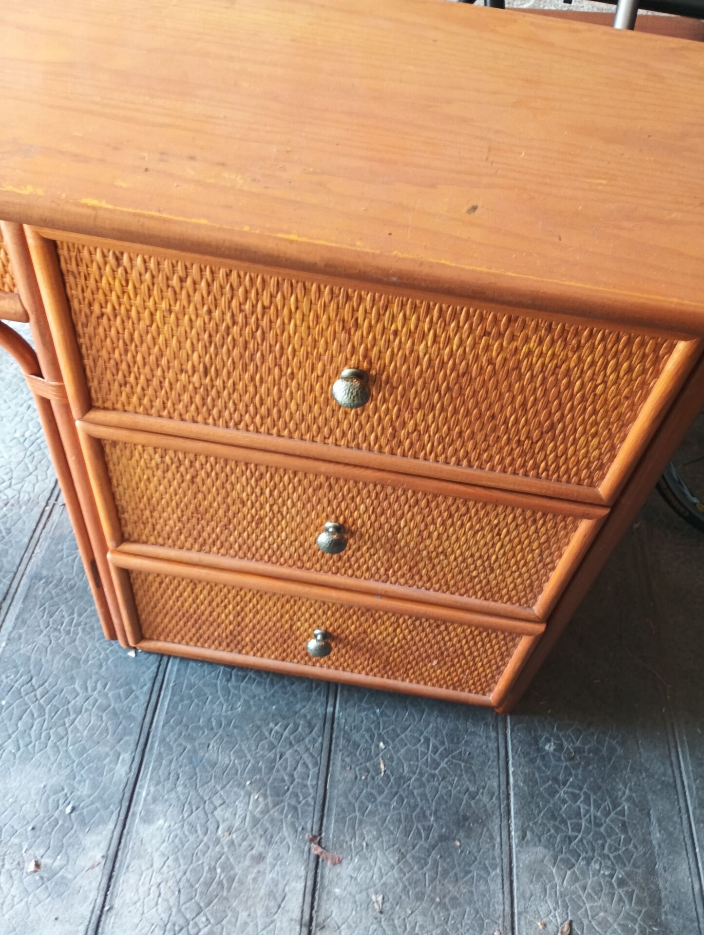 Bureau rotin