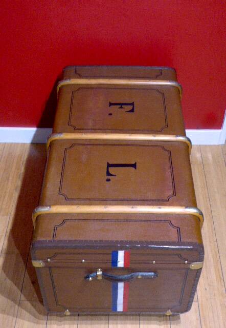 Curved mail bag in tawny from the 1920s - 100 x 54 x 46 cm