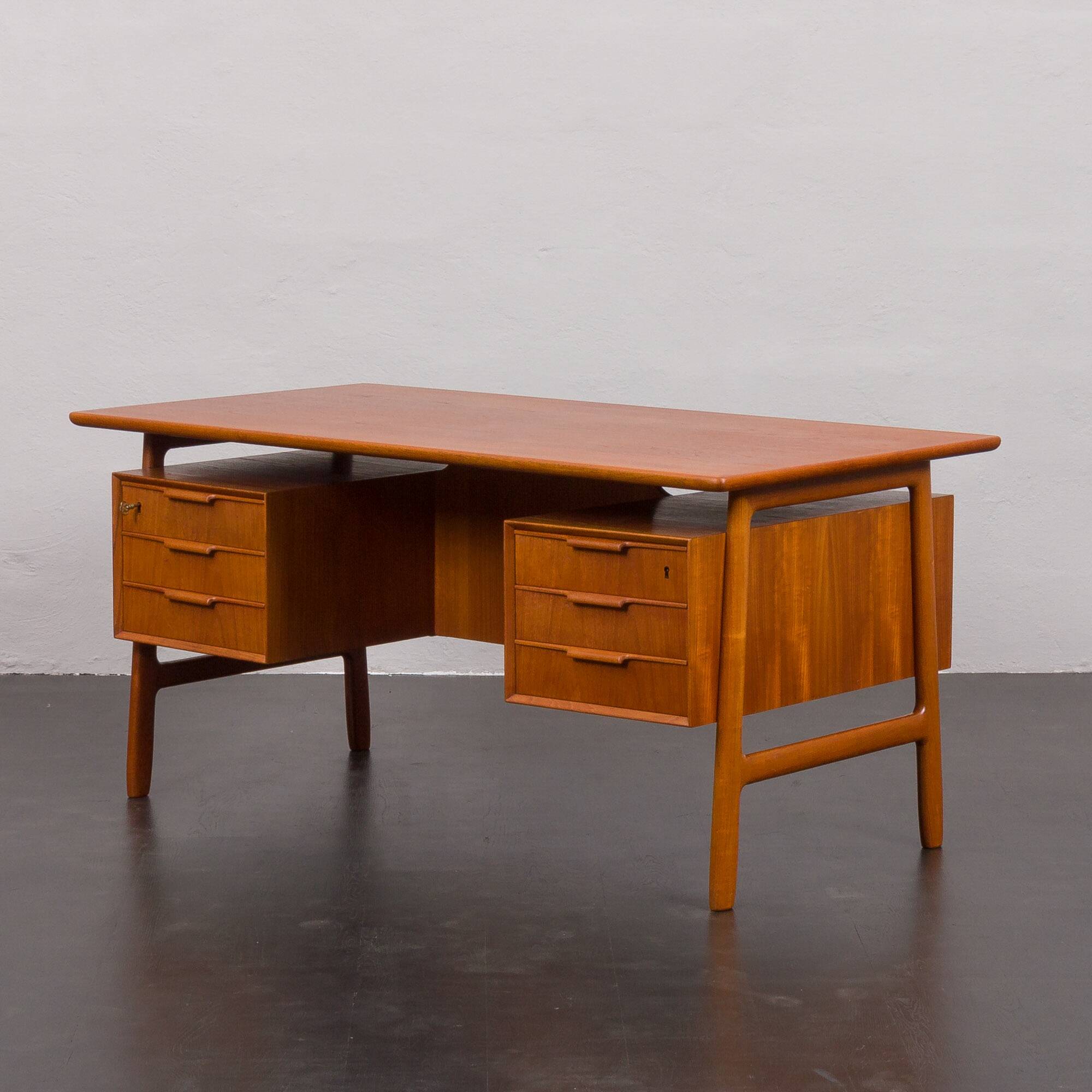 Freestanding teak desk, model 75 Gunni Omann for Omann Jun's Møbelfabrik