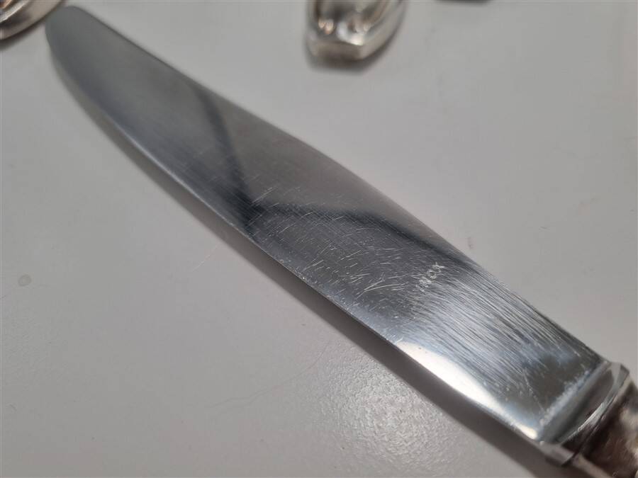 Set of 12 table knives