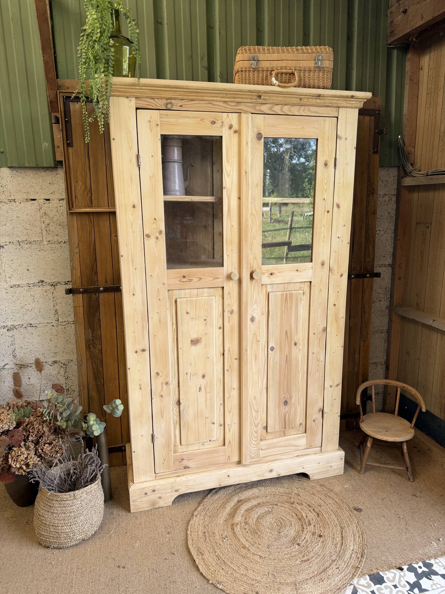 Display cabinet / bookshelf / cupboard