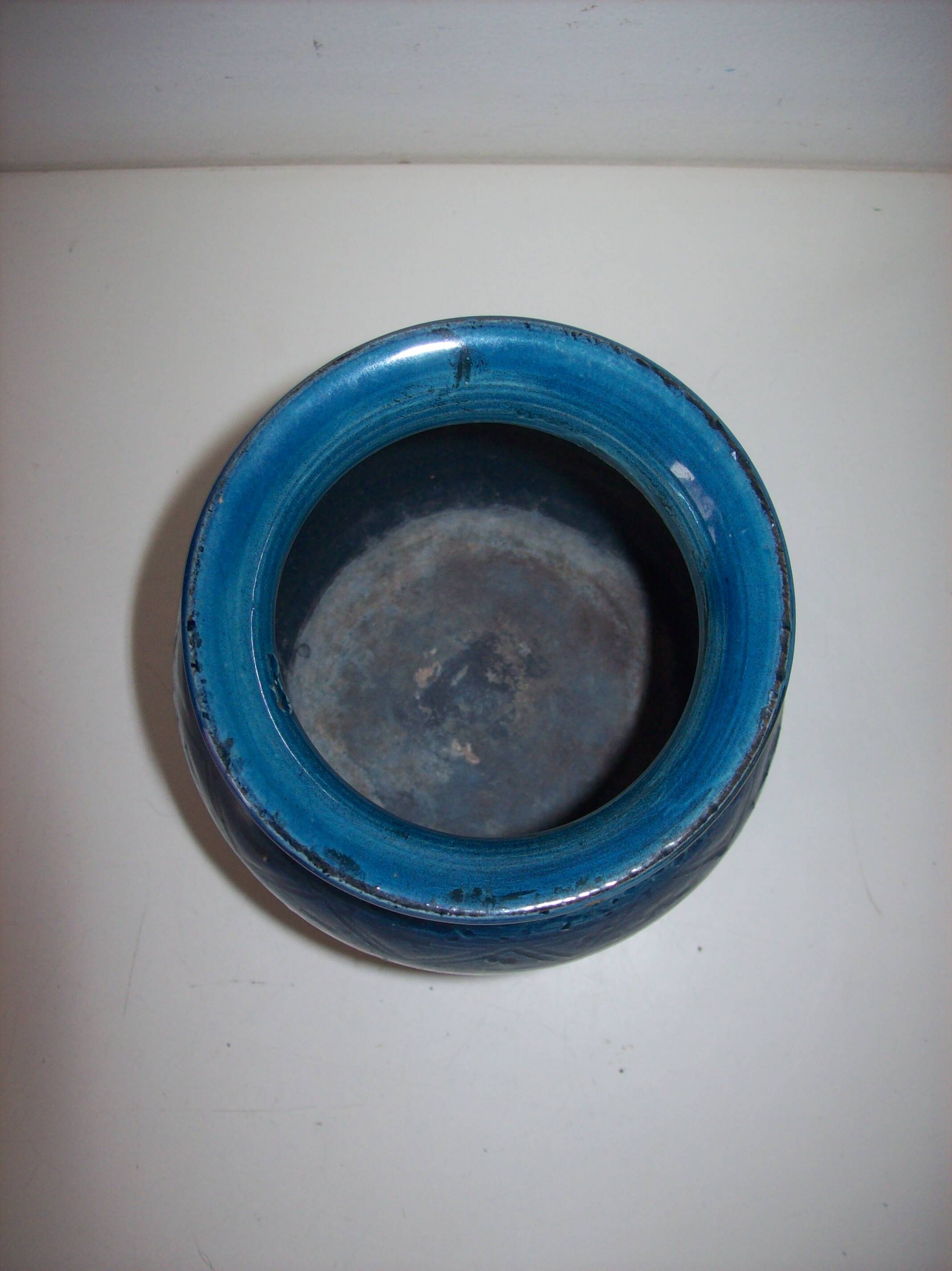 1960s vase by Aldo Londi for Bitossi in "Rimini blue" ceramic.
