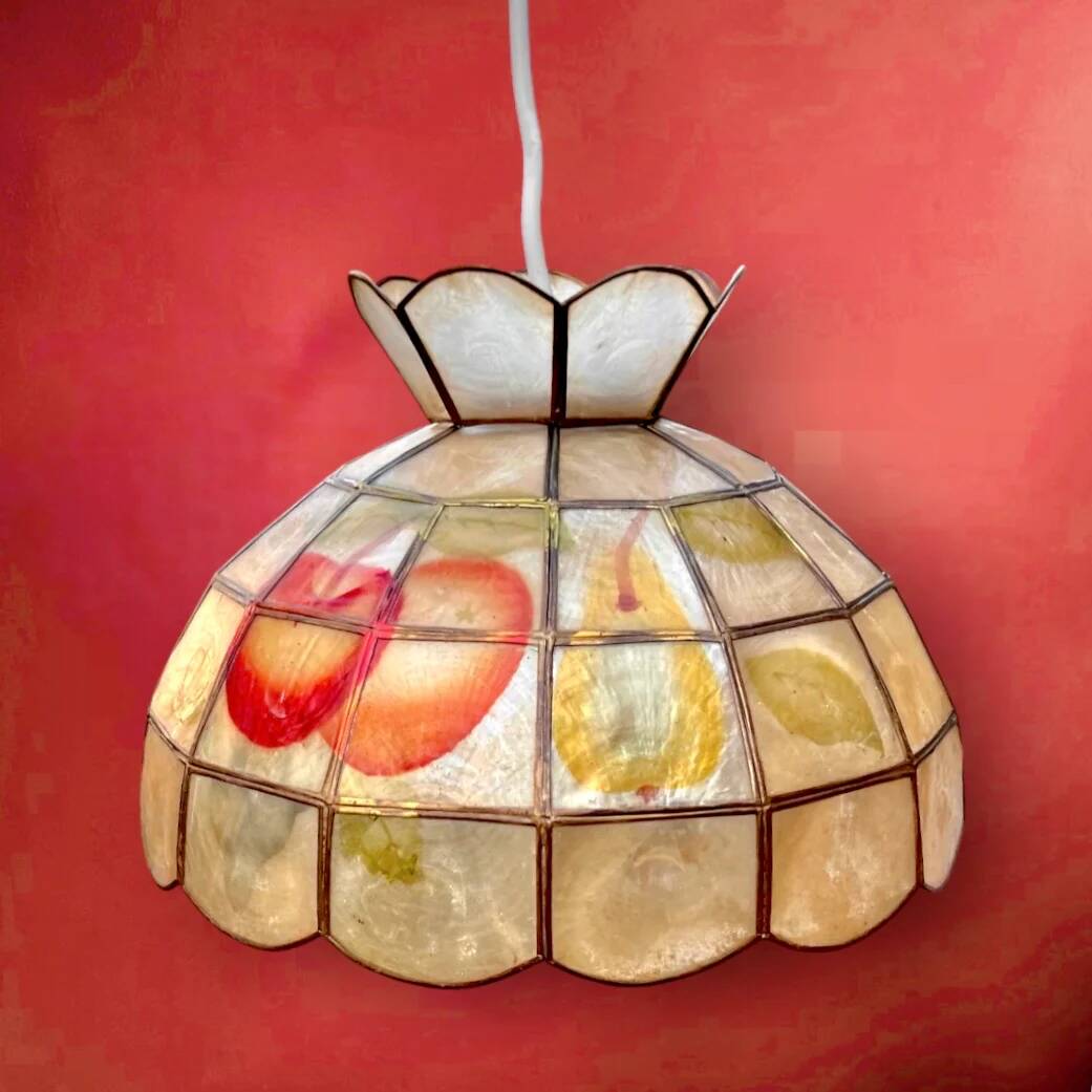 Vintage suspension in mother-of-pearl and brass with fruit decoration – retro light fitting from the 70s.