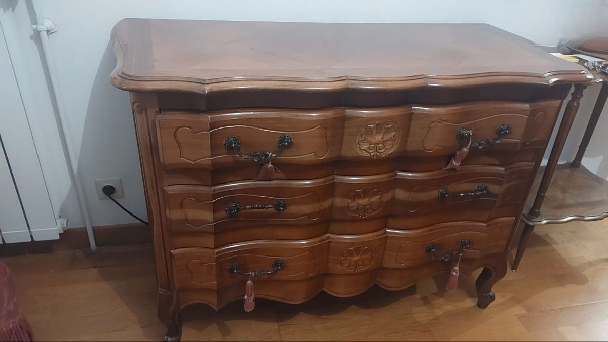 Commode style régence