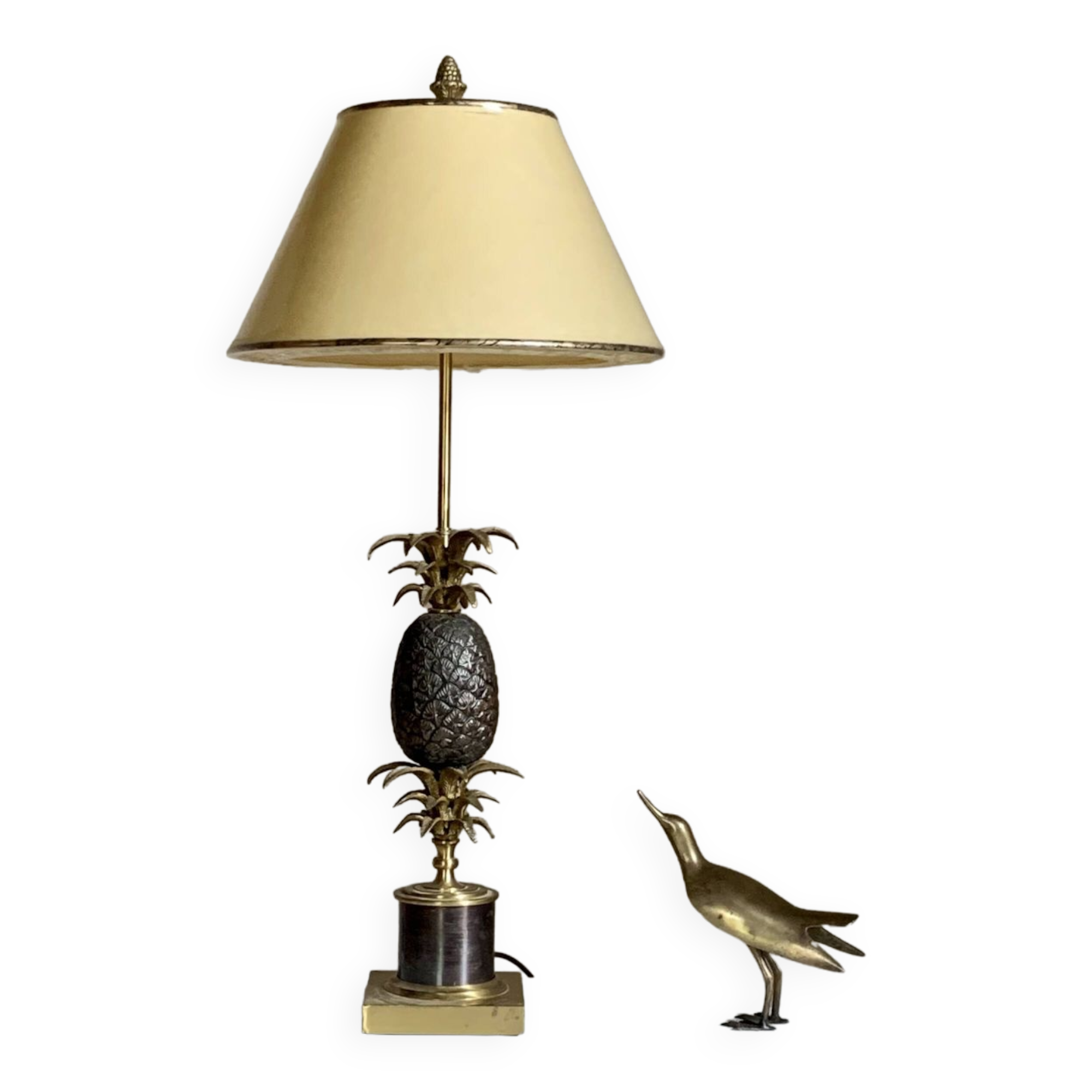 Bronze pineapple lamp
