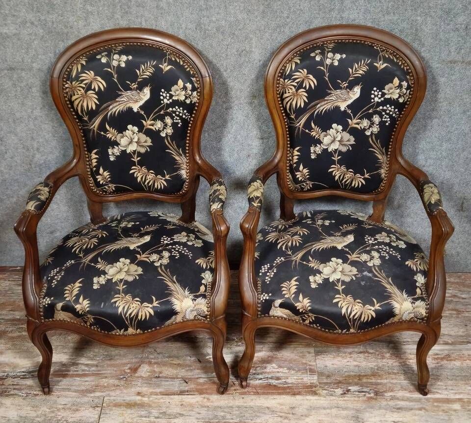 Pair of Napoleon III armchairs in mahogany with silk-style upholstery.
