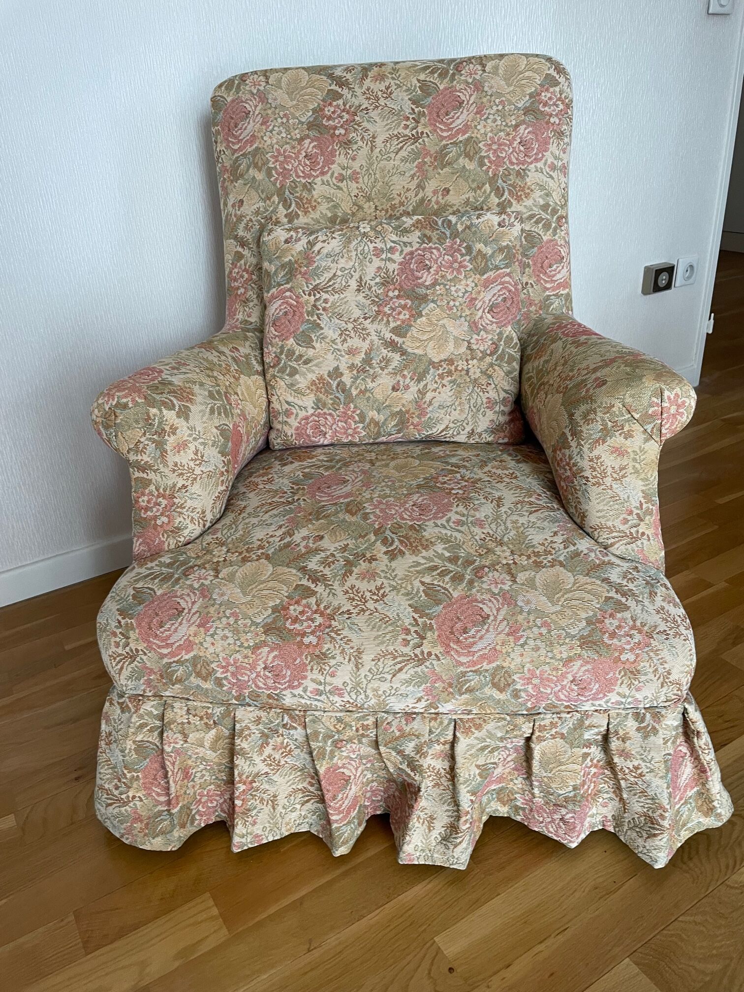 Antique toad armchair