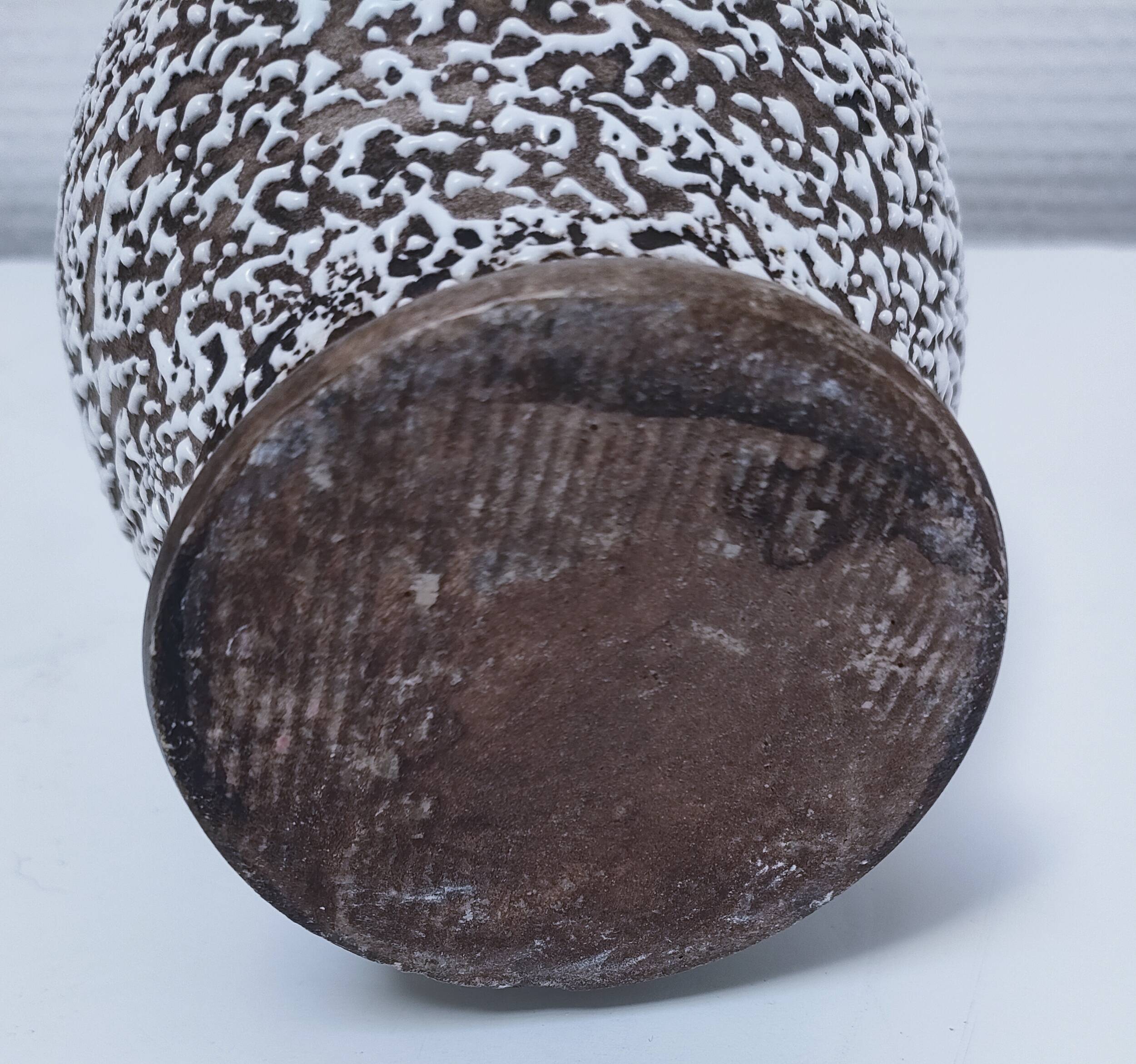 Art deco contorted ceramic lamp base in the Louis Dage Jean Besnard style from the 1930s