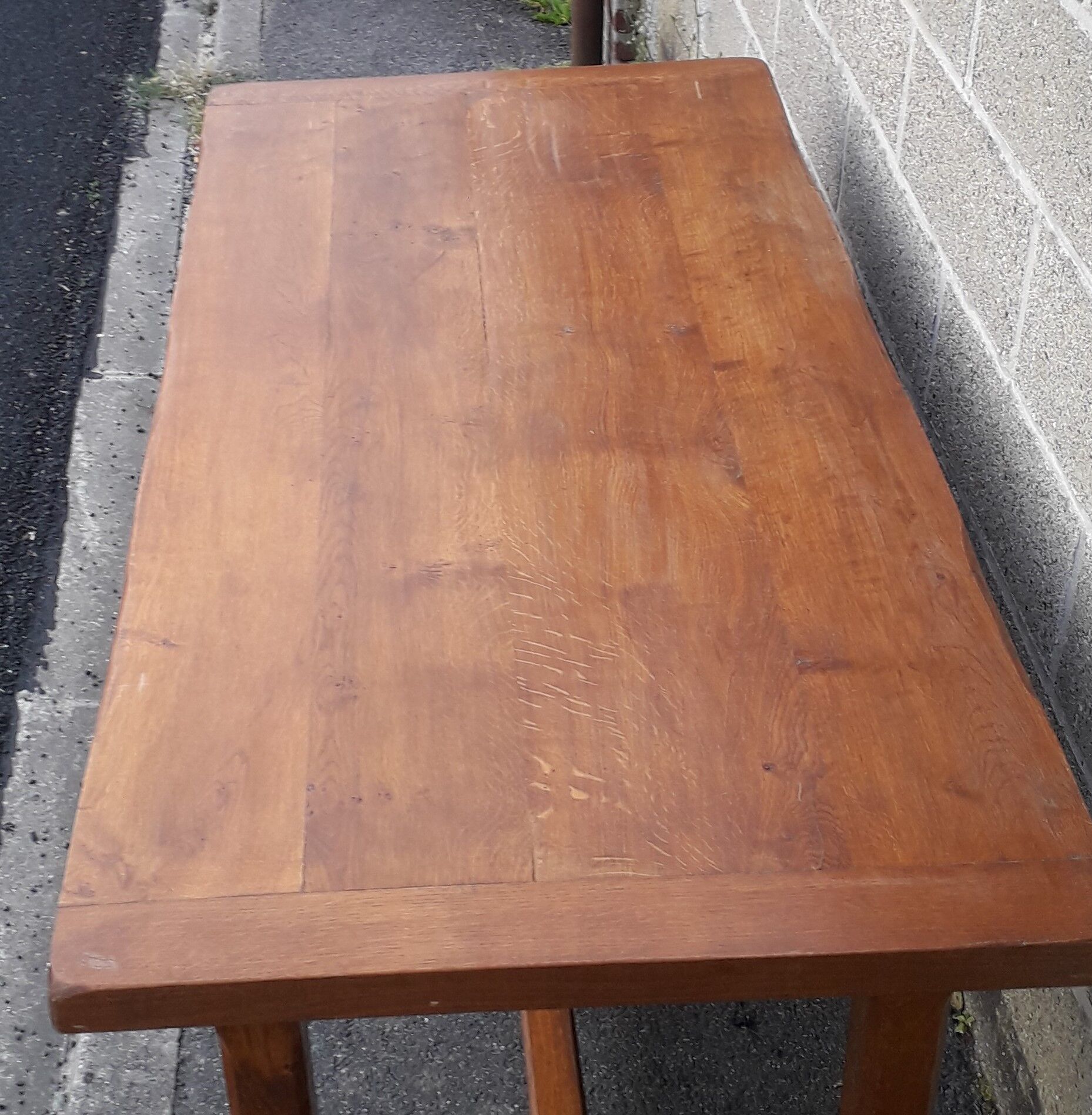 Farm table