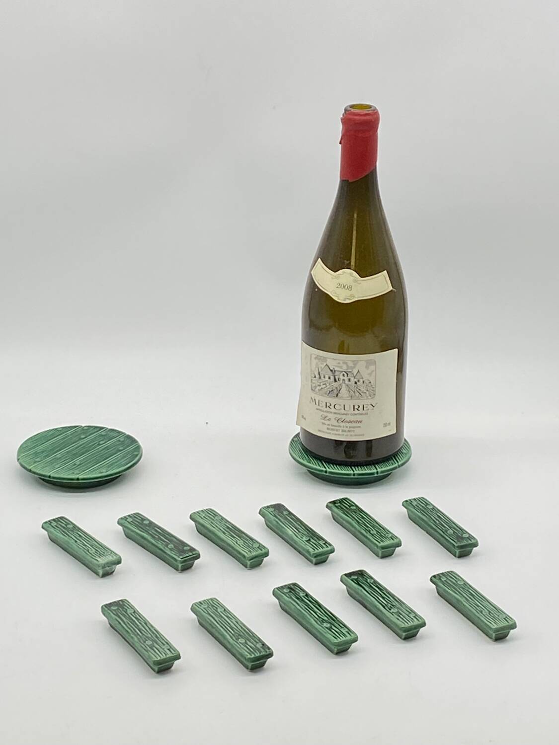 Knife holder/bottle rest service green ceramic wooden board