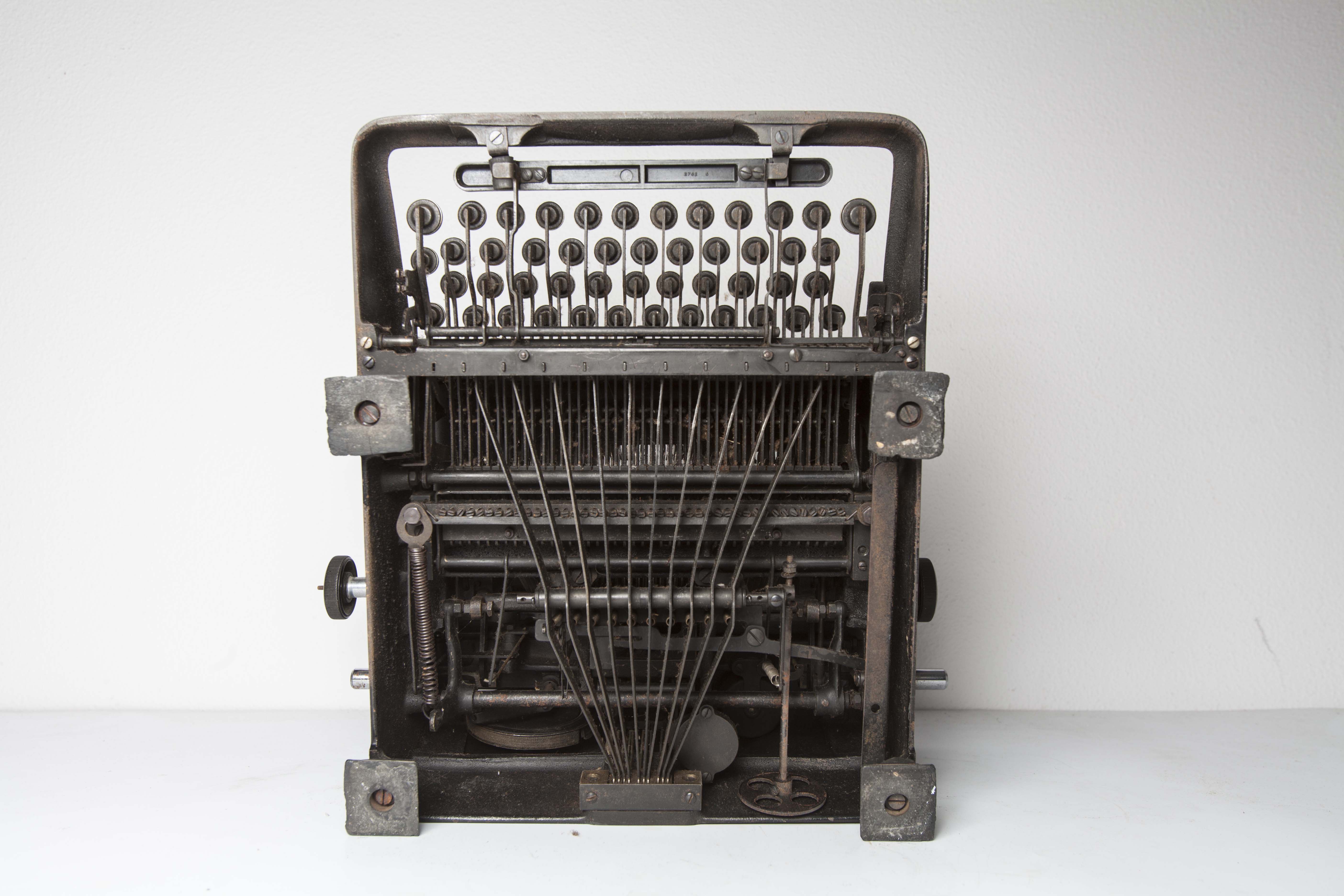 Machine à écrire Japy 1940