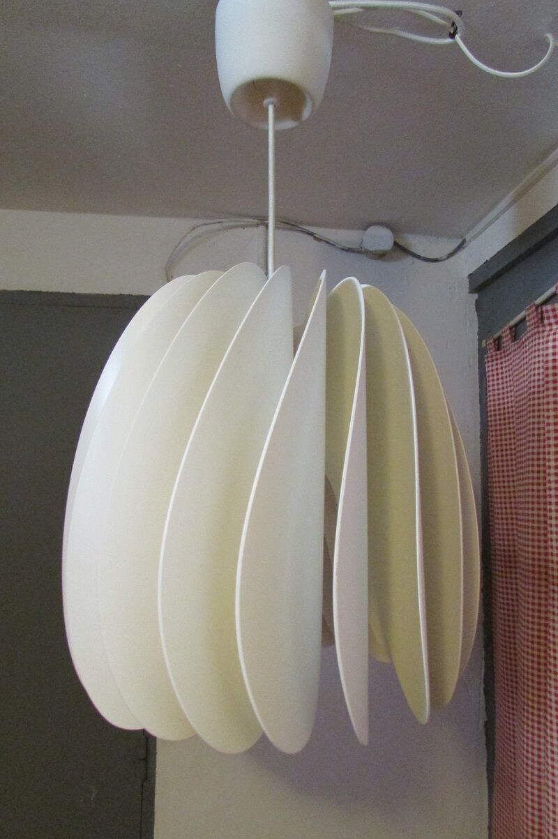 Modern pendant lamp
