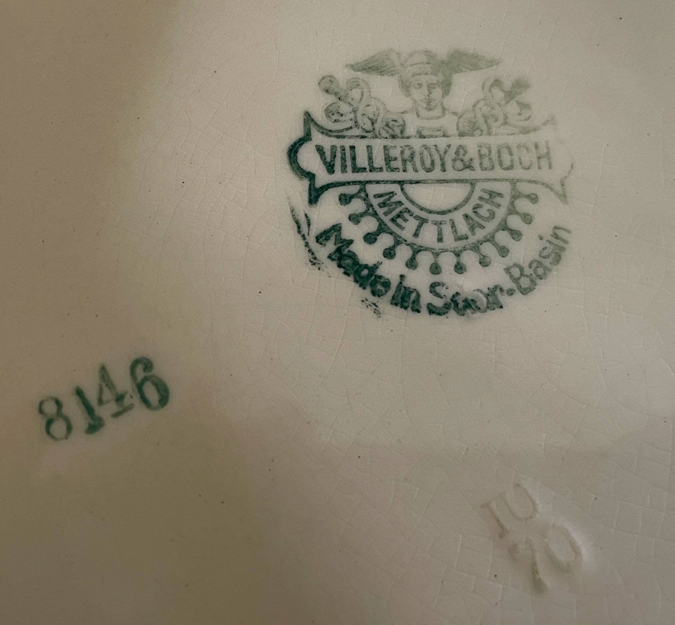 Antique compote dish in Villeroy & Boch earthenware.