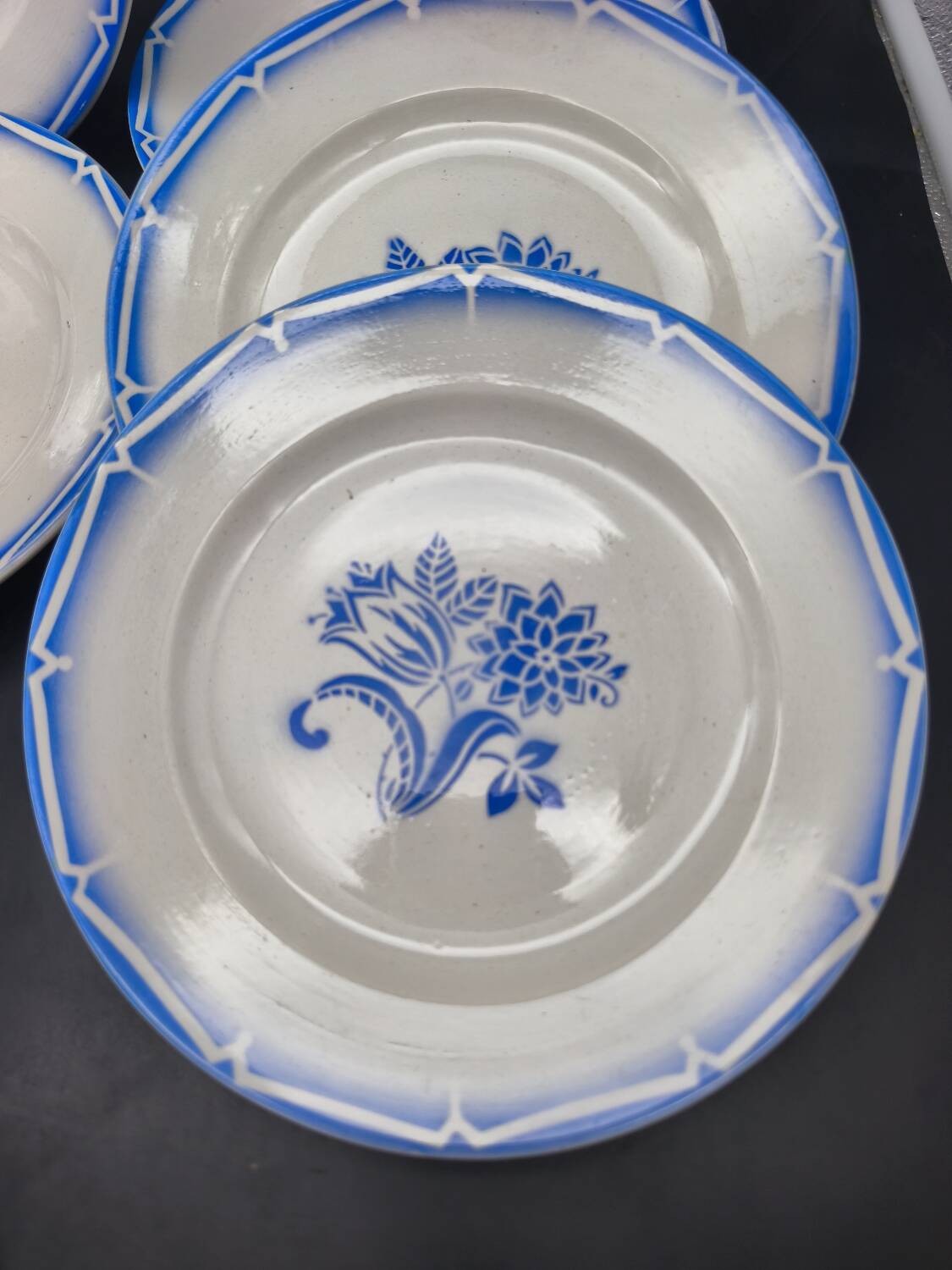 12 Canebière dinner plates