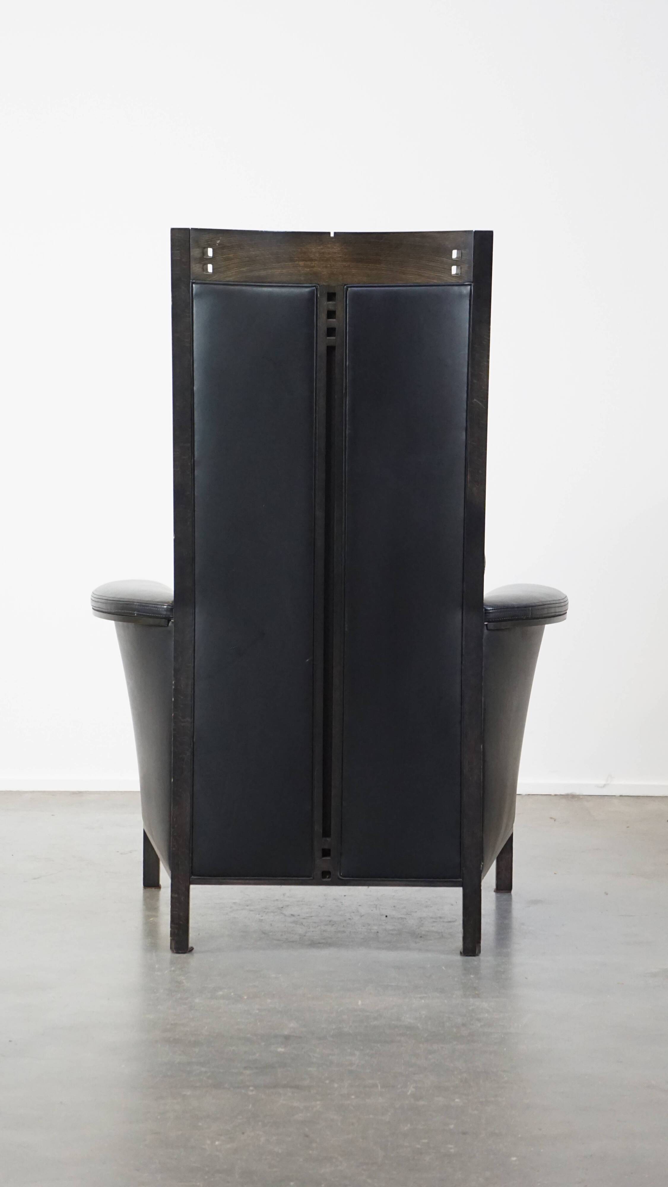Fauteuil design en cuir noir de Giorgetti