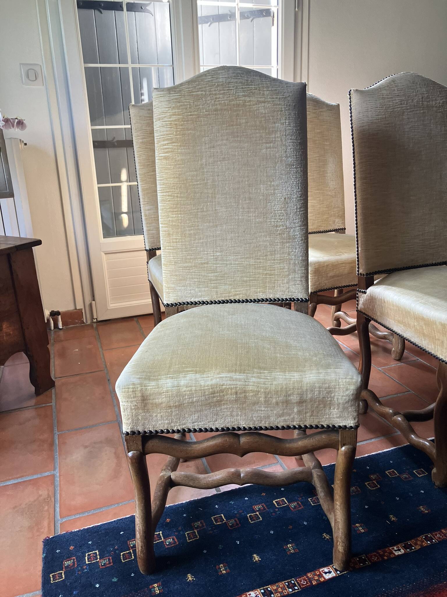Ensemble de 8 chaises os de mouton style Louis XIII