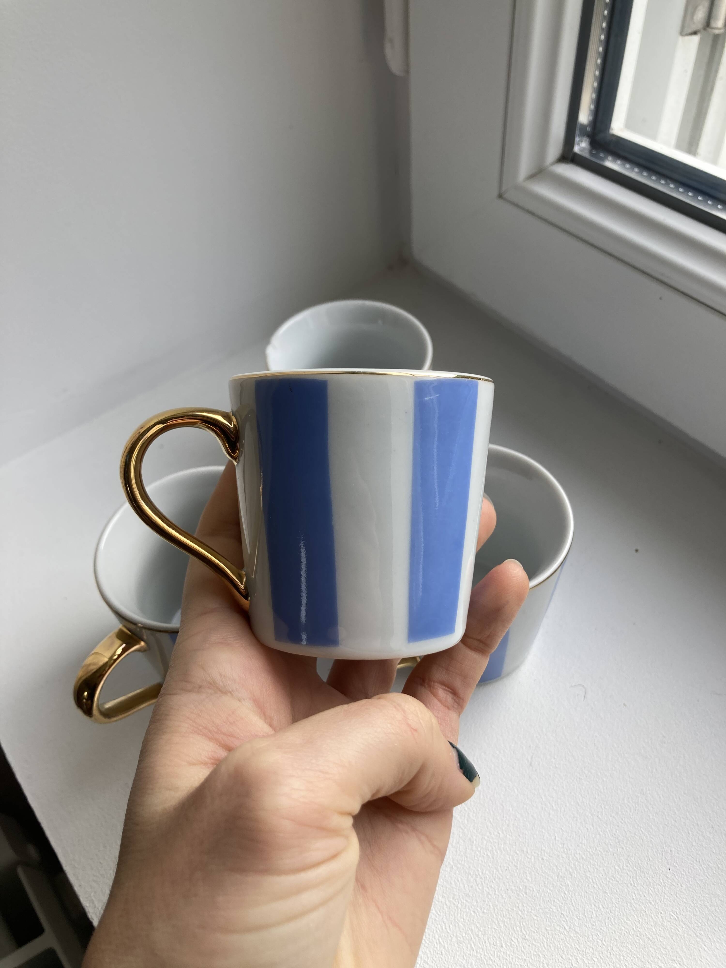 Set of 4 cups
