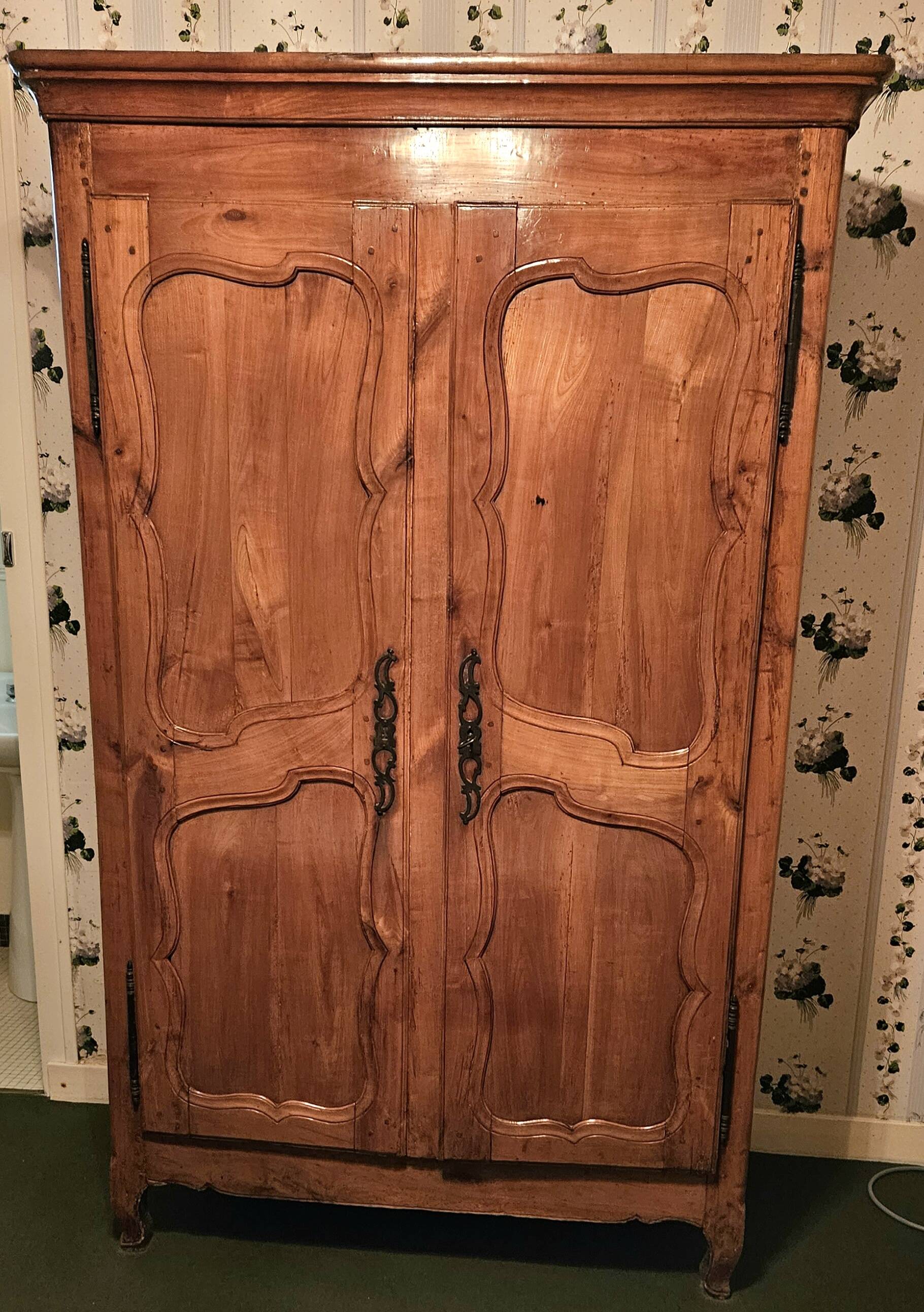 Small wardrobe with caramel patina