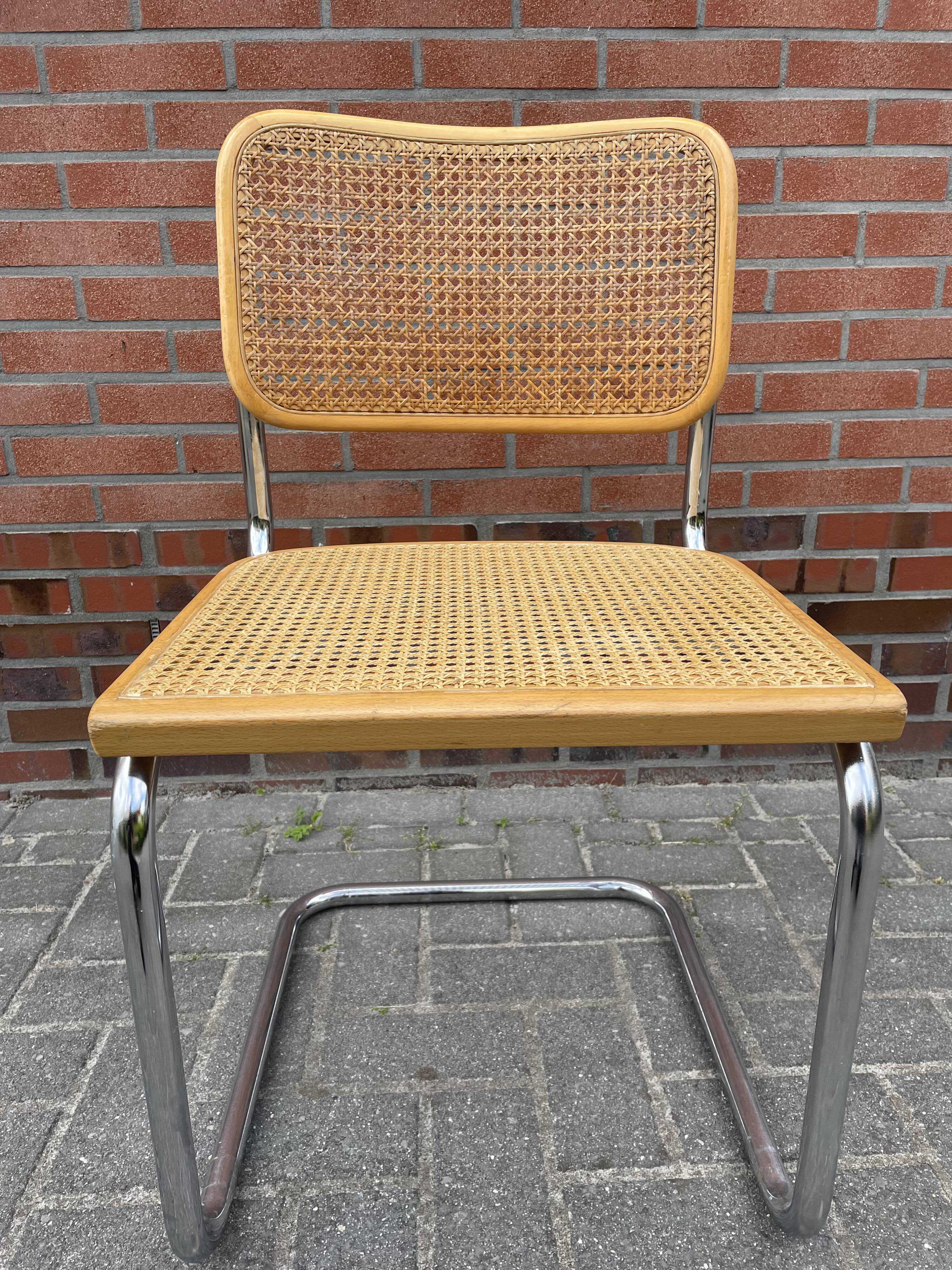 Ensemble de 4 Chaises vintage modèle Cesca B32 en chrome et bois