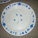 Set of 2 plates naïve blue décor on white background