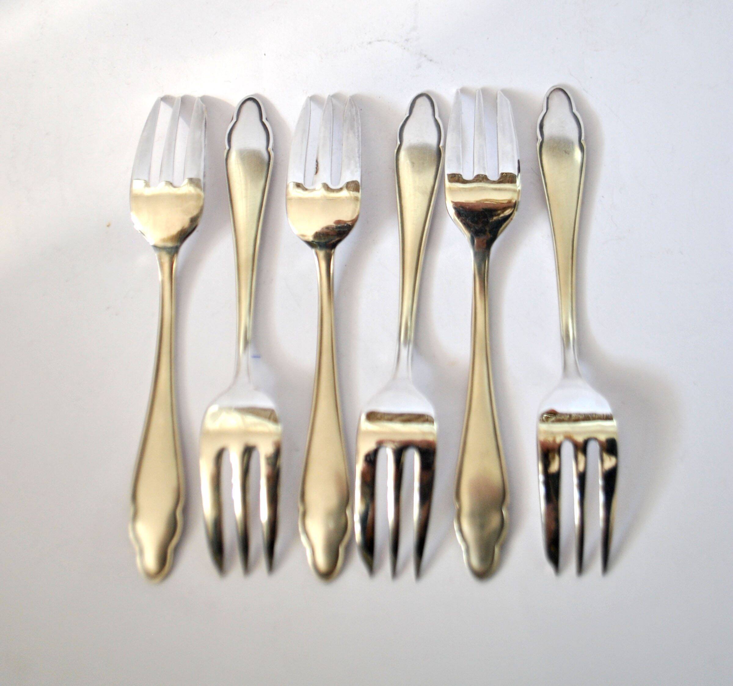 6 fourchettes à dessert modernistes en métal argenté chantourné DEETJEN