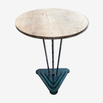 Bistro pedestal table