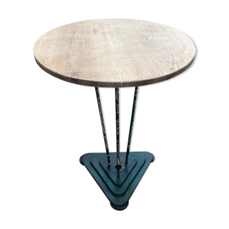 Bistro pedestal table