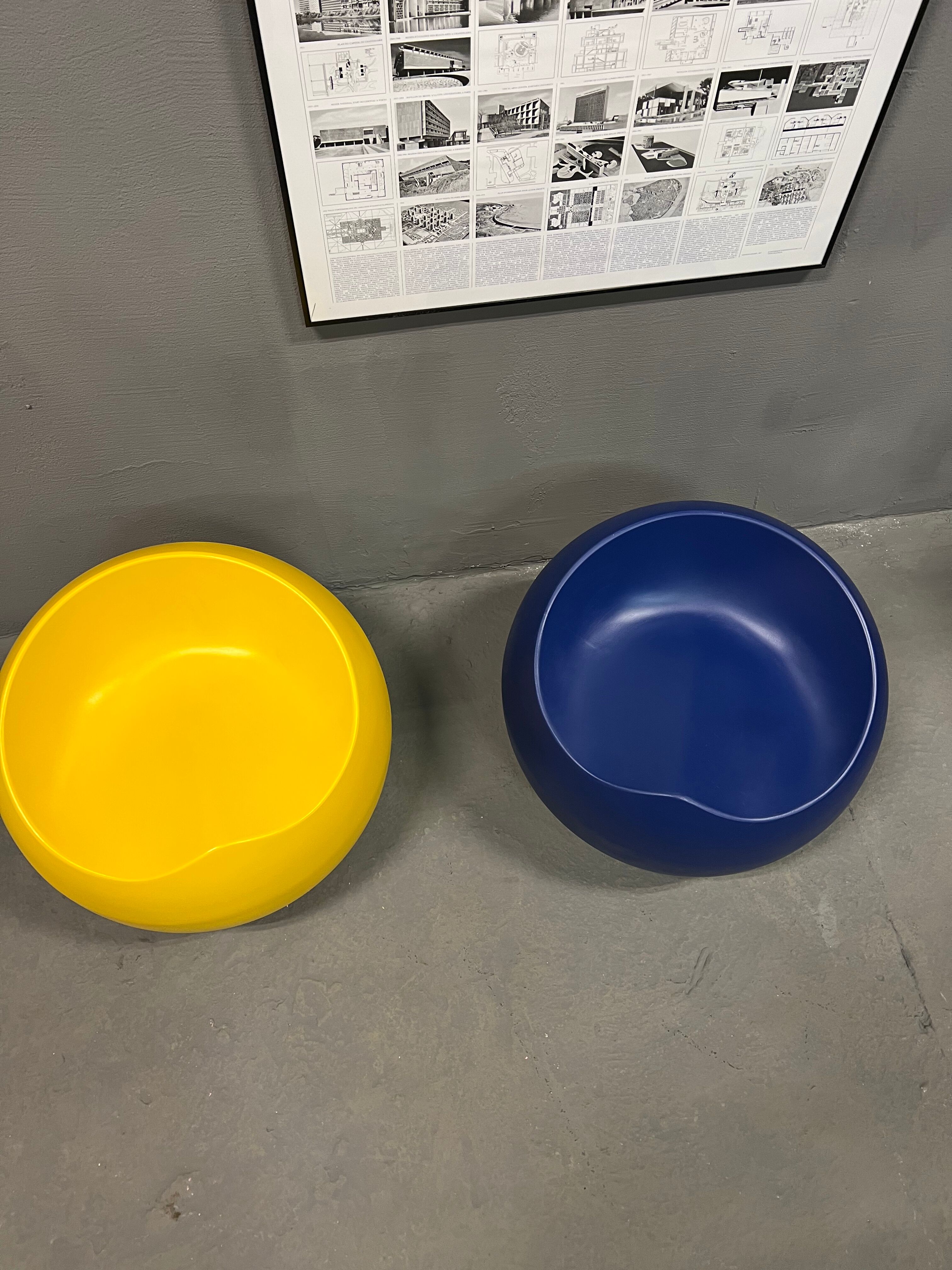 Ball chairs Yellow & blue