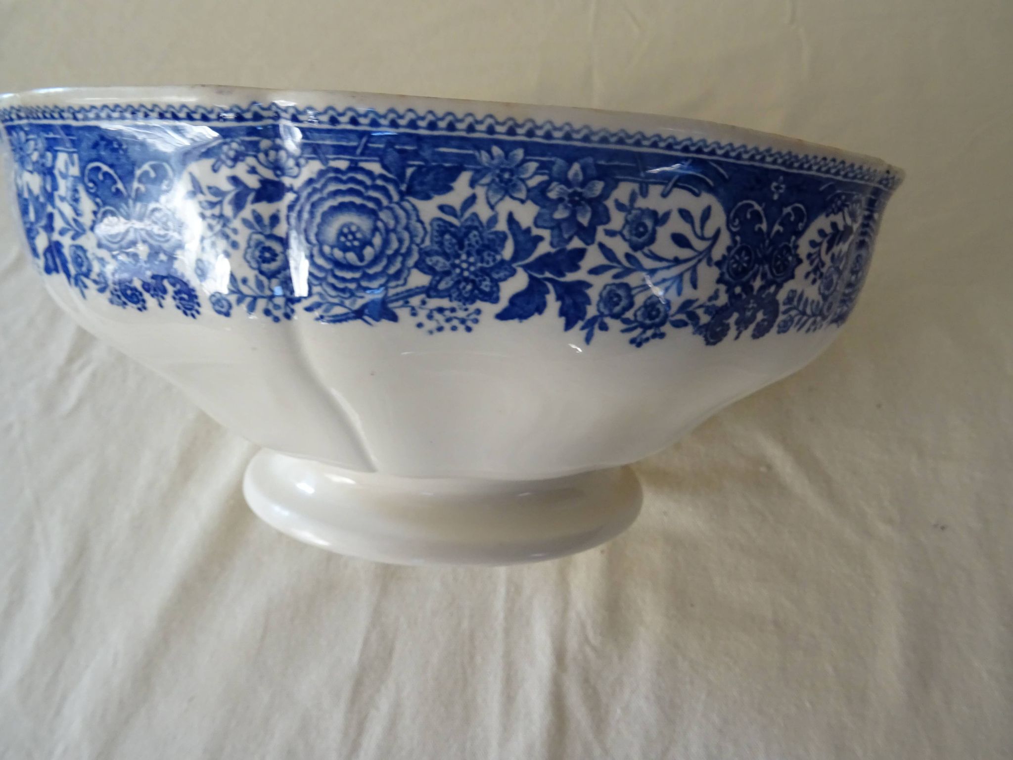 Large salad bowl dish Villeroy & Boch antique earthenware 374112 Burgenland Blue