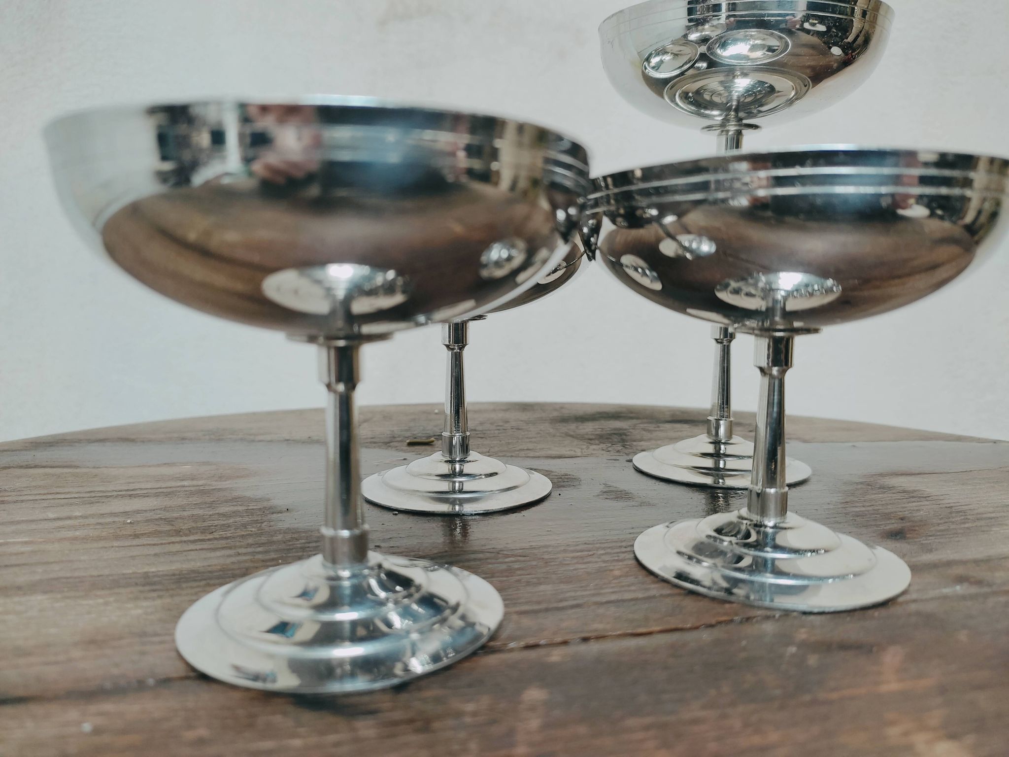 6 coupes à dessert sur pied en inox par Rémy letang