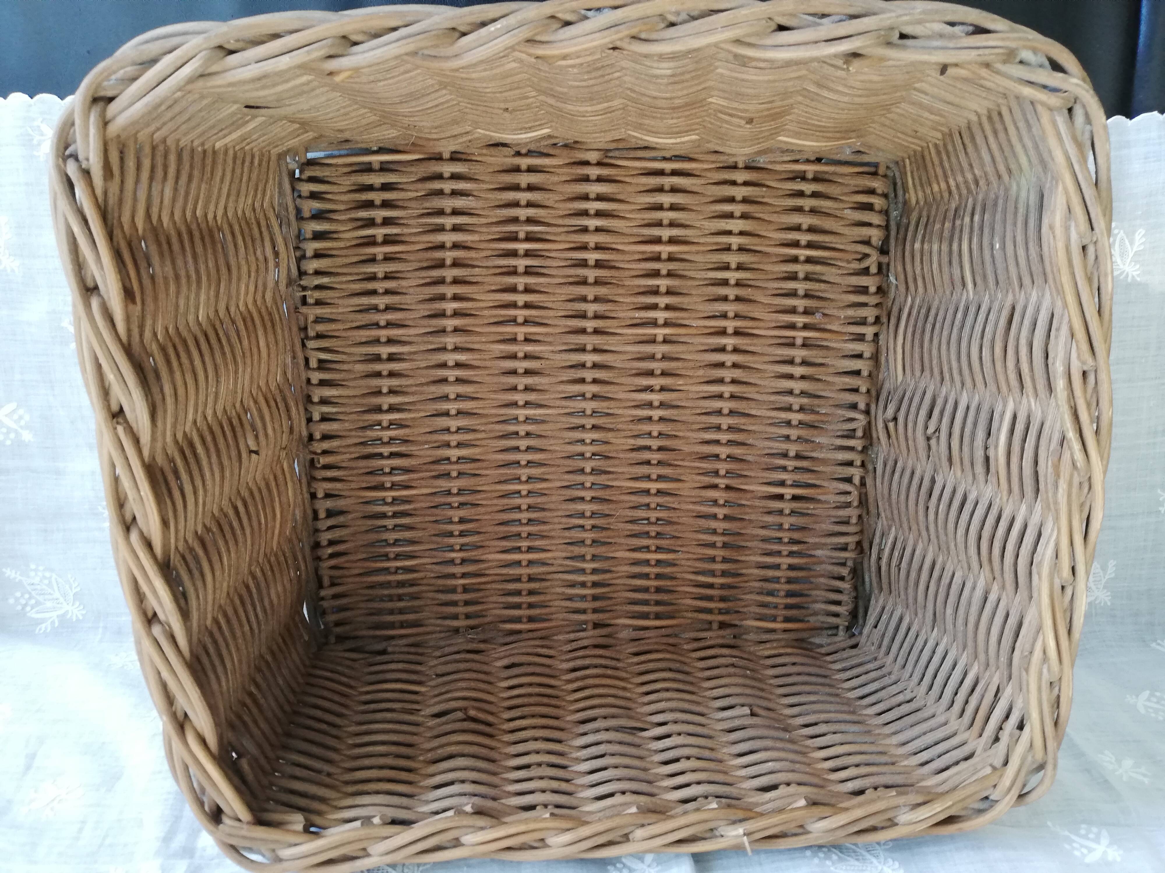 Rectangular wicker basket