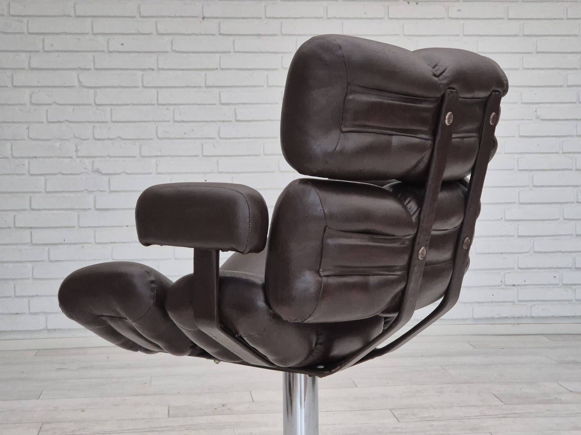 1970s, Scandinavian swivel chair, original condition, artificial leather, chrome steel.