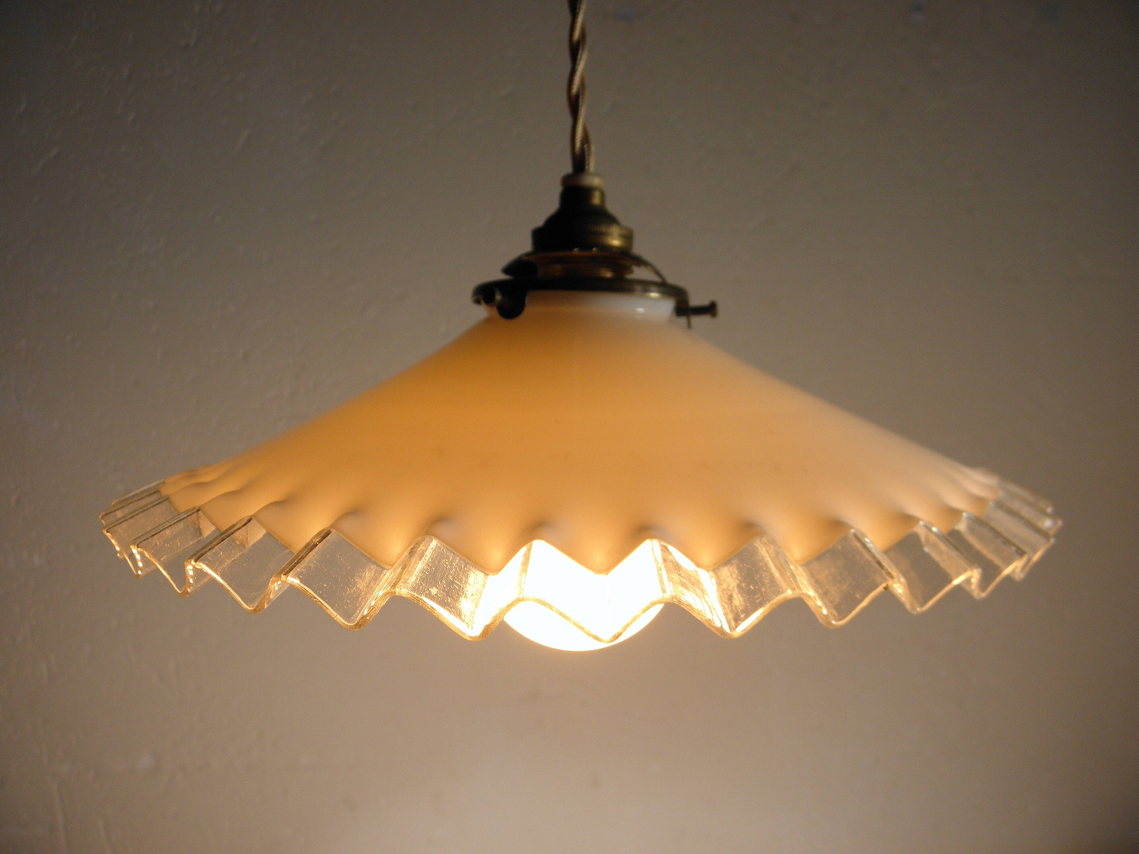 "RISE AND LOWER" SUSPENSION in OPALINE