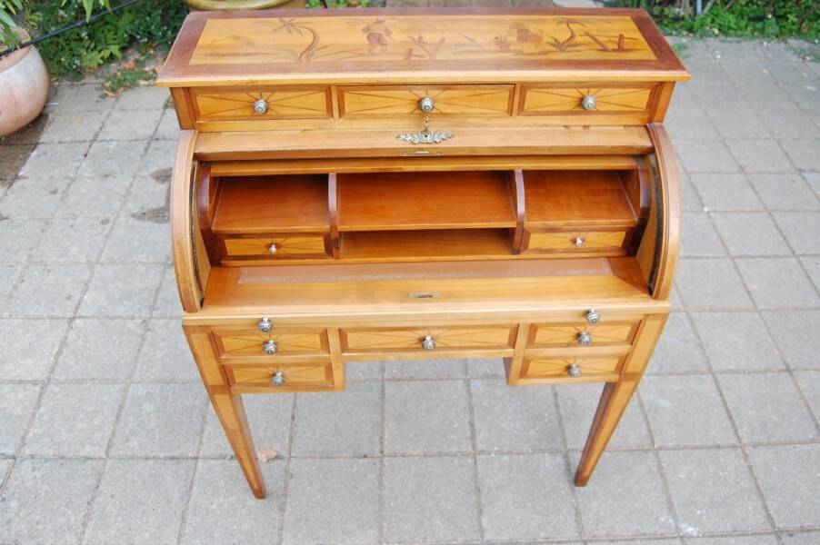 cylinder desk in Louis XVI style