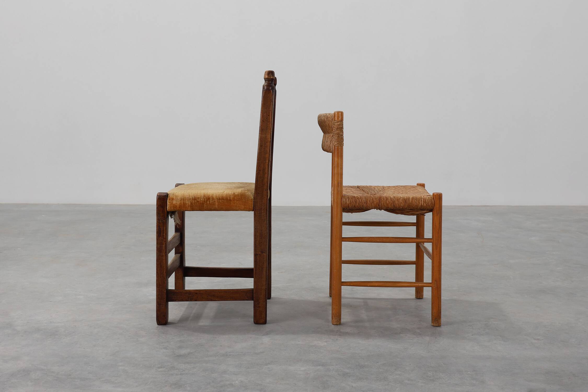 19th Century Spanish Hand-Carved oak Side Chair with Velour Seat