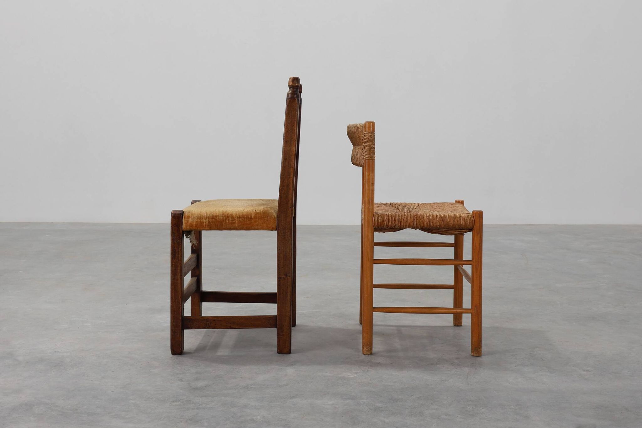 19th Century Spanish Hand-Carved oak Side Chair with Velour Seat