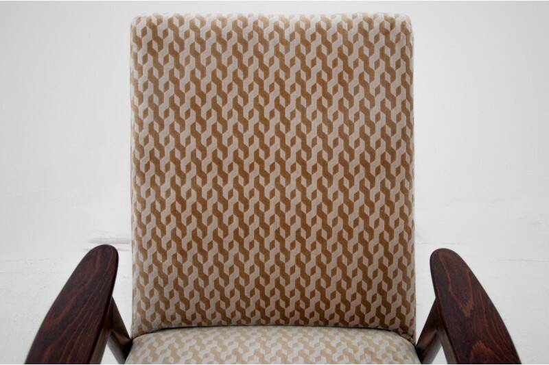 A pair of beige vintage armchairs, Jaroslav Šmídek for Jitona, Czechoslovakia, 1960s