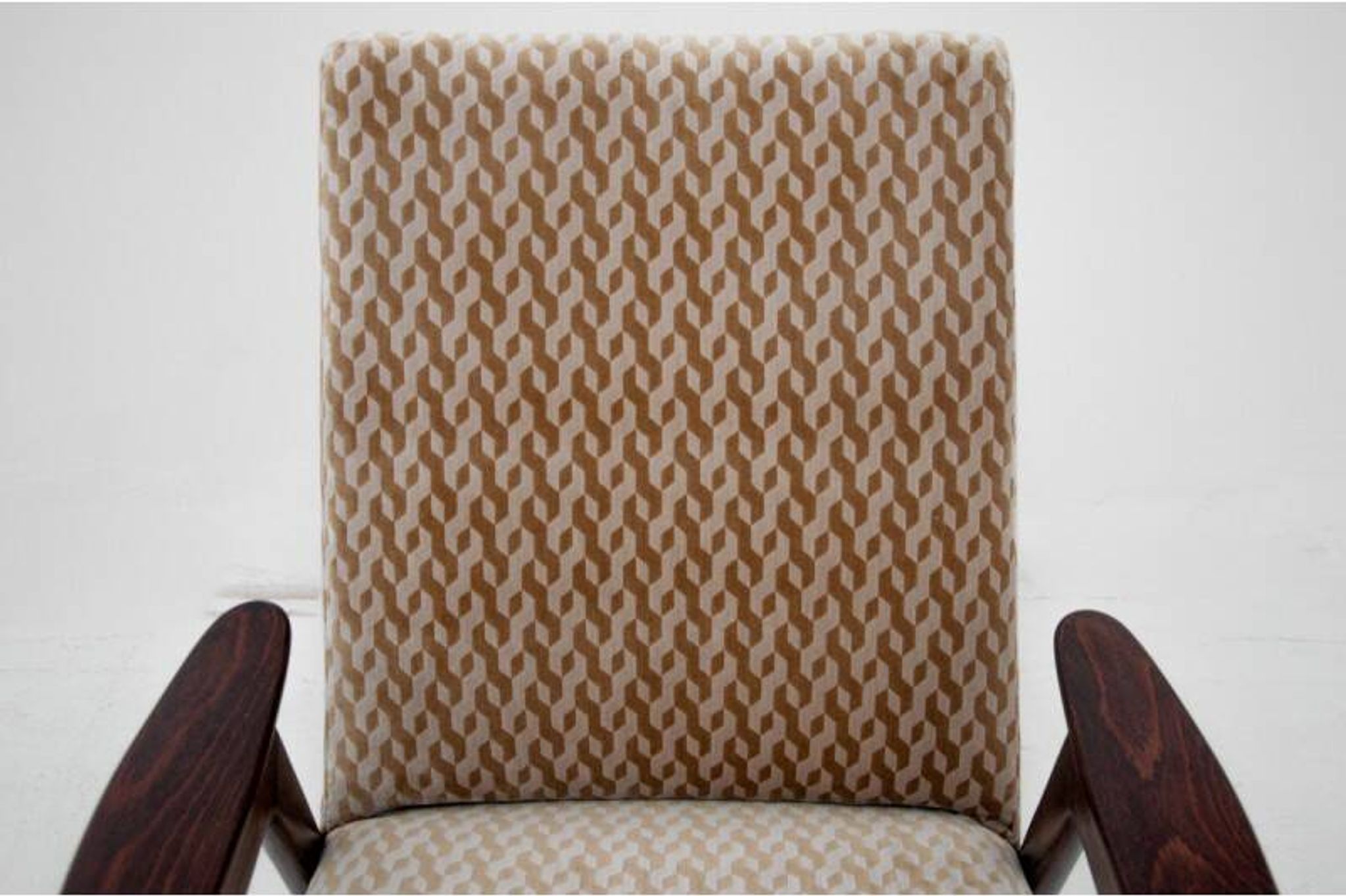 A pair of beige vintage armchairs, Jaroslav Šmídek for Jitona, Czechoslovakia, 1960s