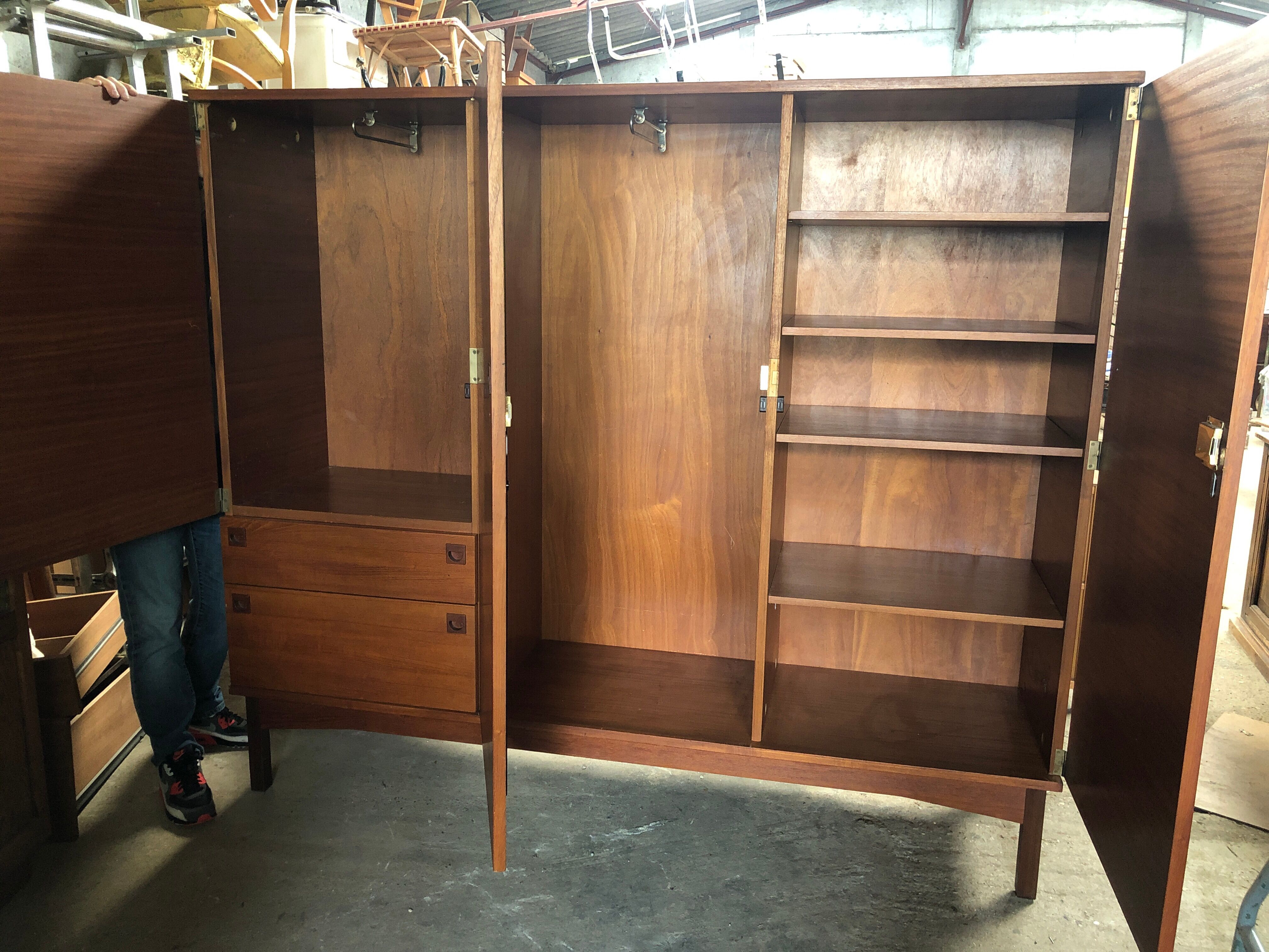 Teak wardrobe André Monpoix