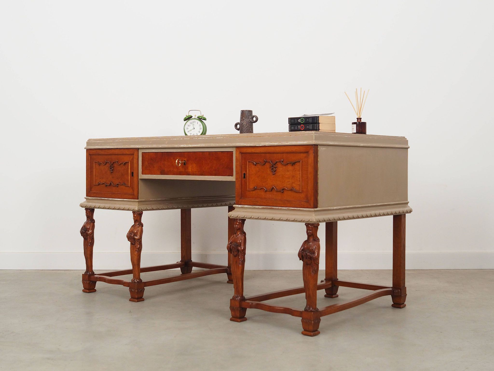 Bureau en chêne, design danois, années 1950, production : Danemark