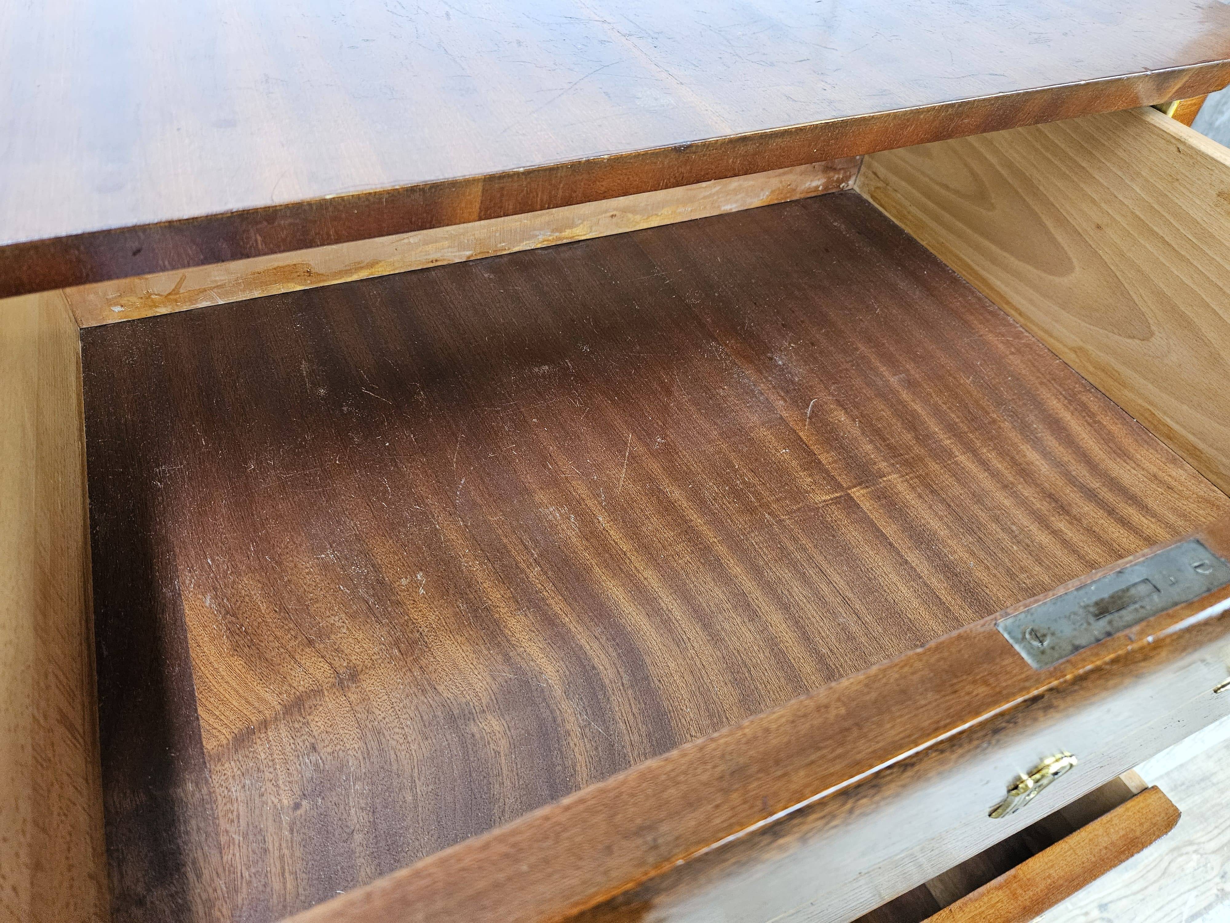 1950s Art Decò walnut burl and brass chest of drawers