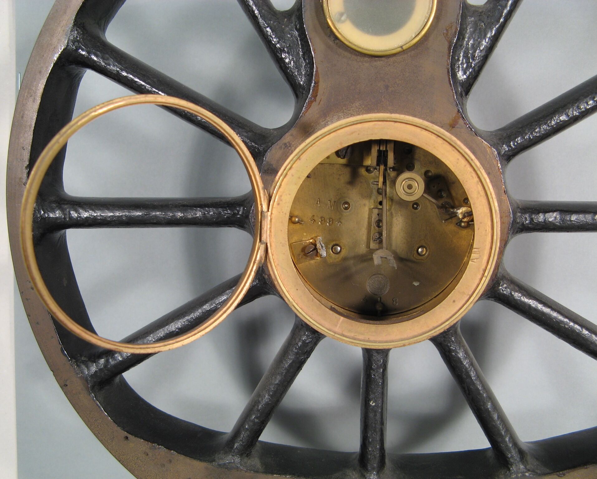 Former clock barometre clock has to poser industrial style form ferri wheel