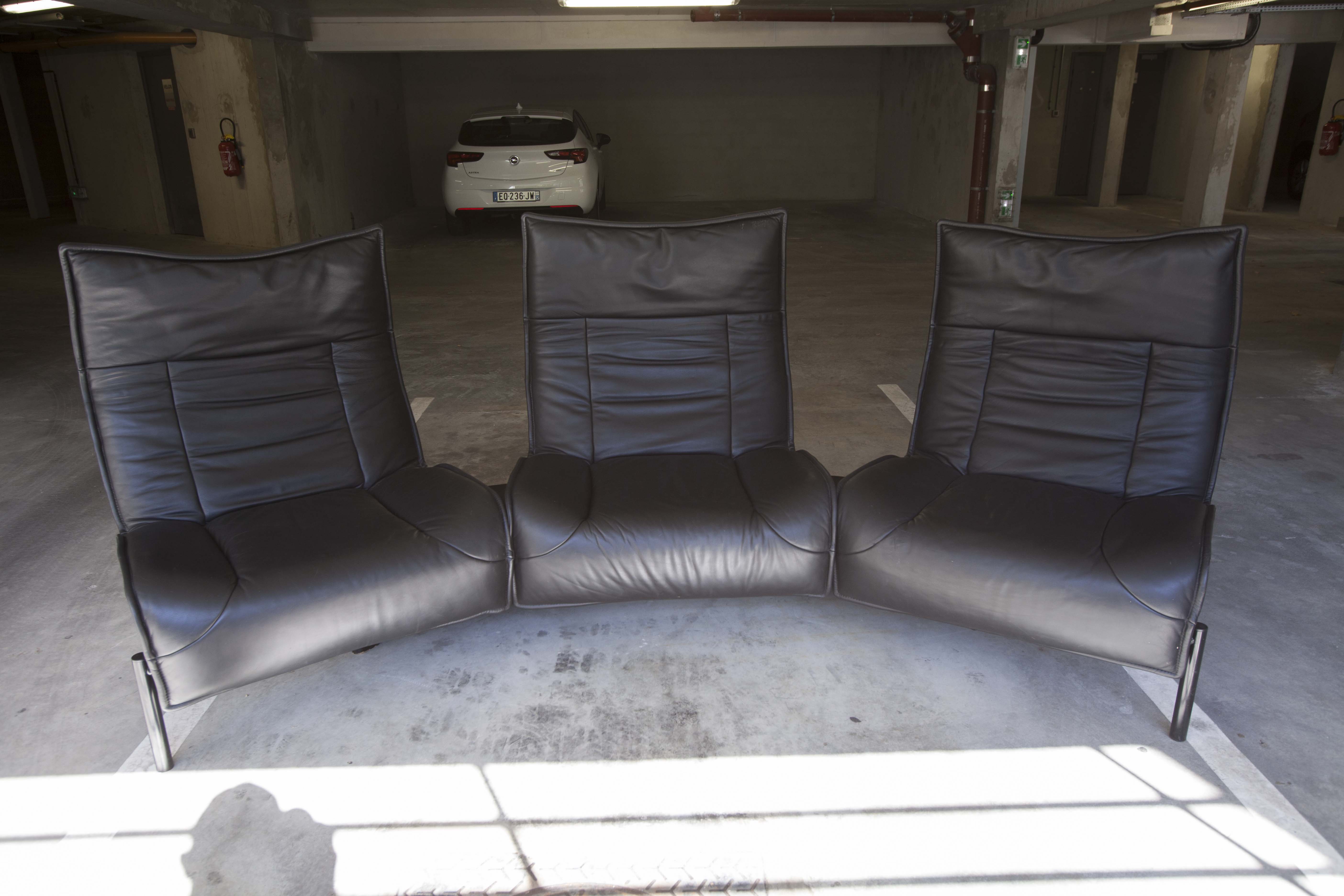Leather sofa model "Veranda" Vico Magistretti for Cassina