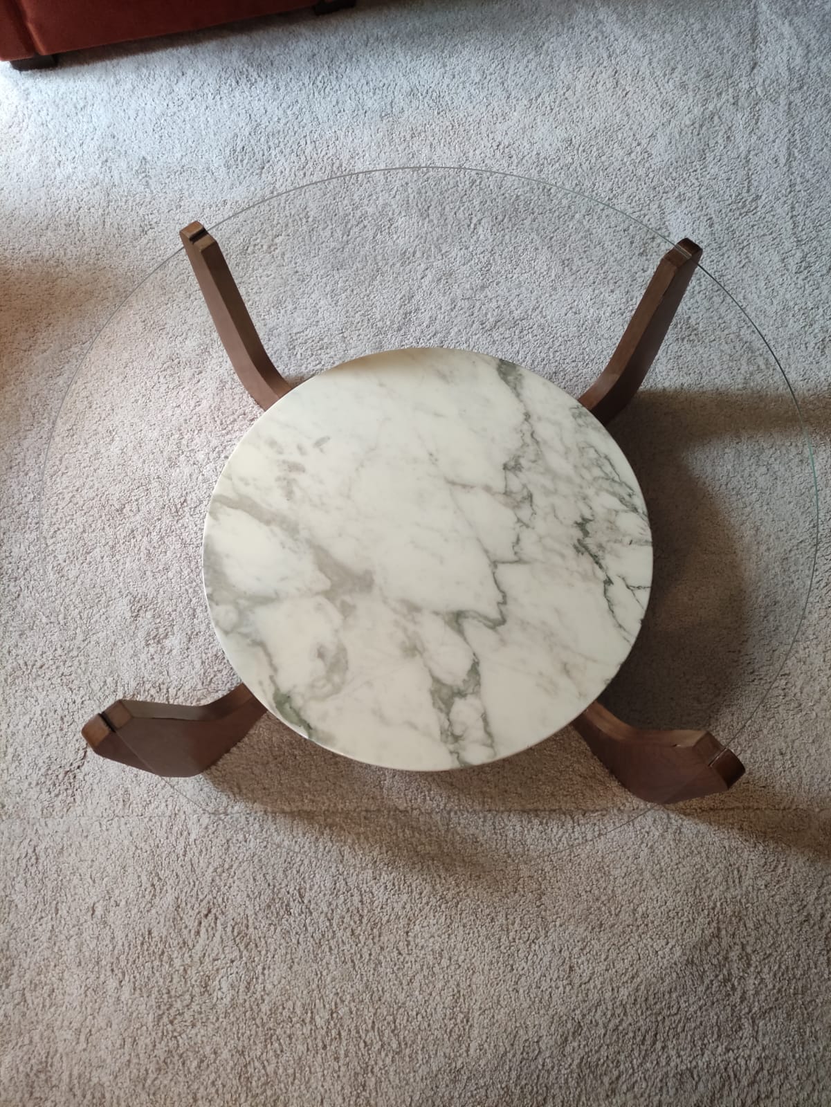 Table basse bois marbre et verre par Hugues Poignant