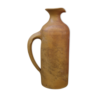 Sandstone pitcher